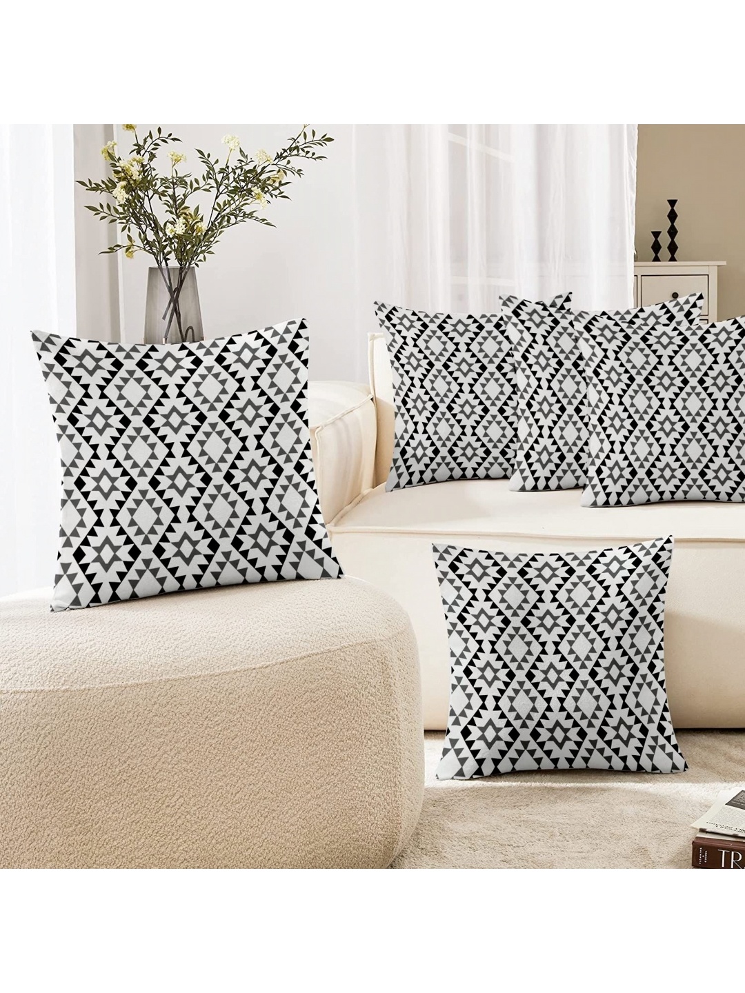 

Lushomes Black & White 5 Pieces Geometric Square Cushion Covers