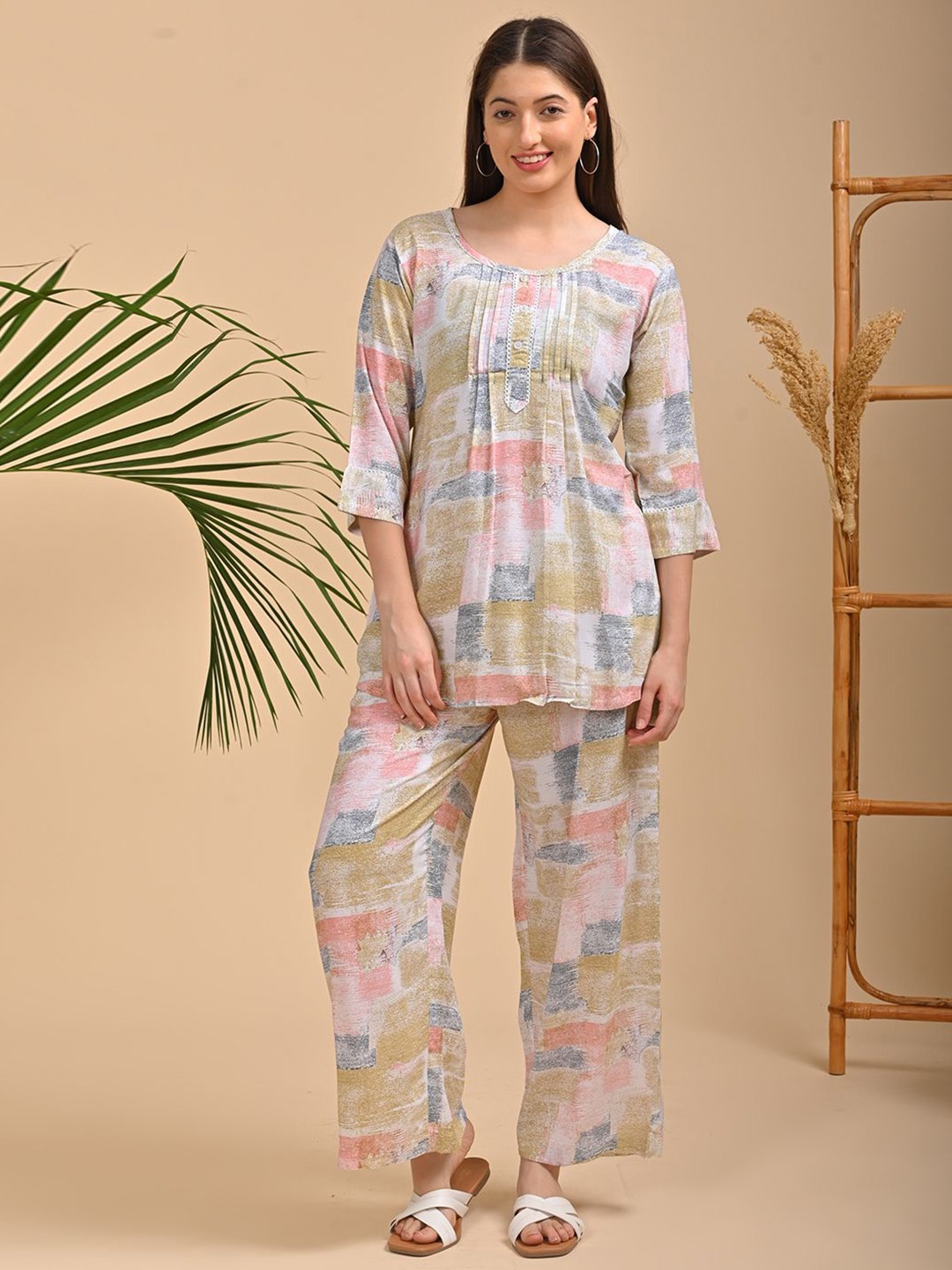 

GOLDSTROMS Abstract Printed Top With Pyjamas, Khaki