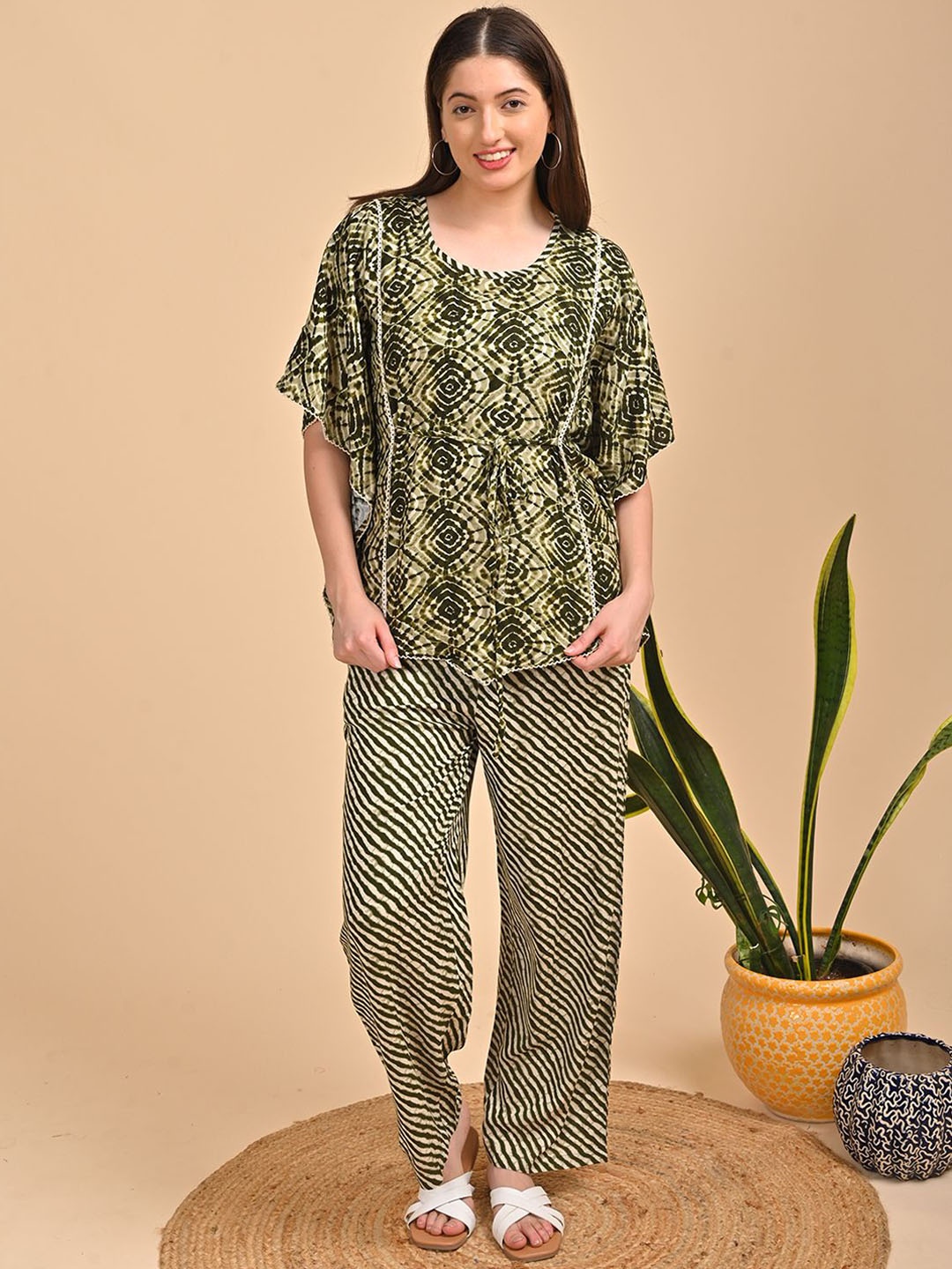 

GOLDSTROMS Printed Round Neck Printed Tunic With Palazzos, Olive