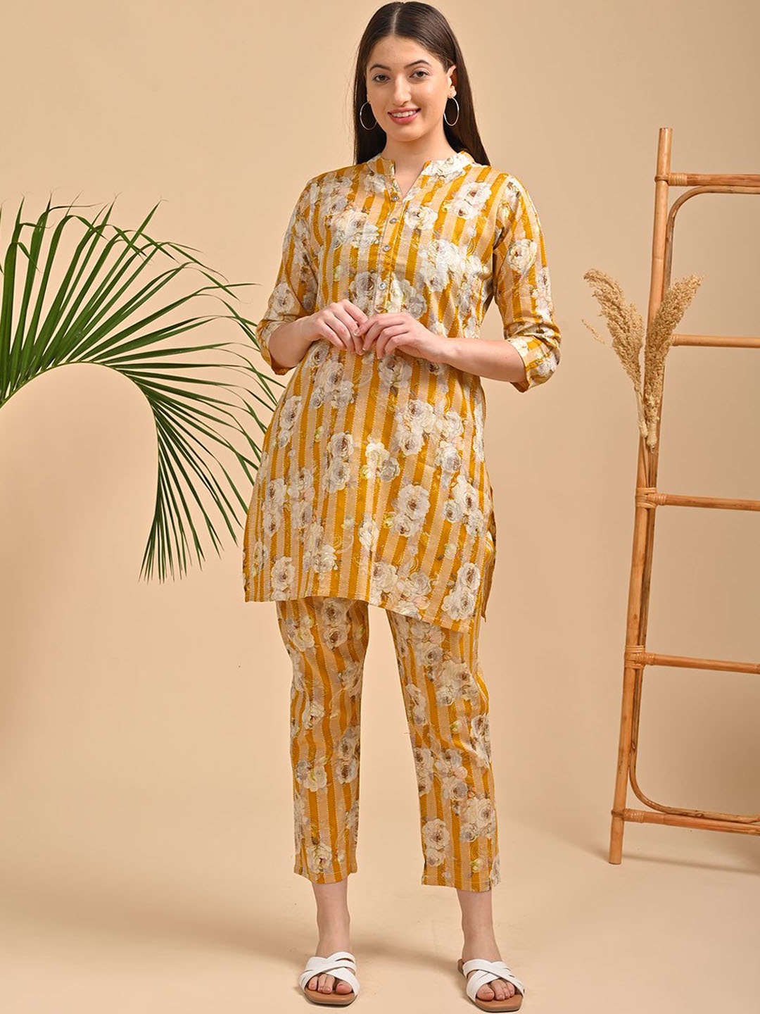 

GOLDSTROMS Floral Printed Mandarin Collar Tunic & Trousers, Mustard