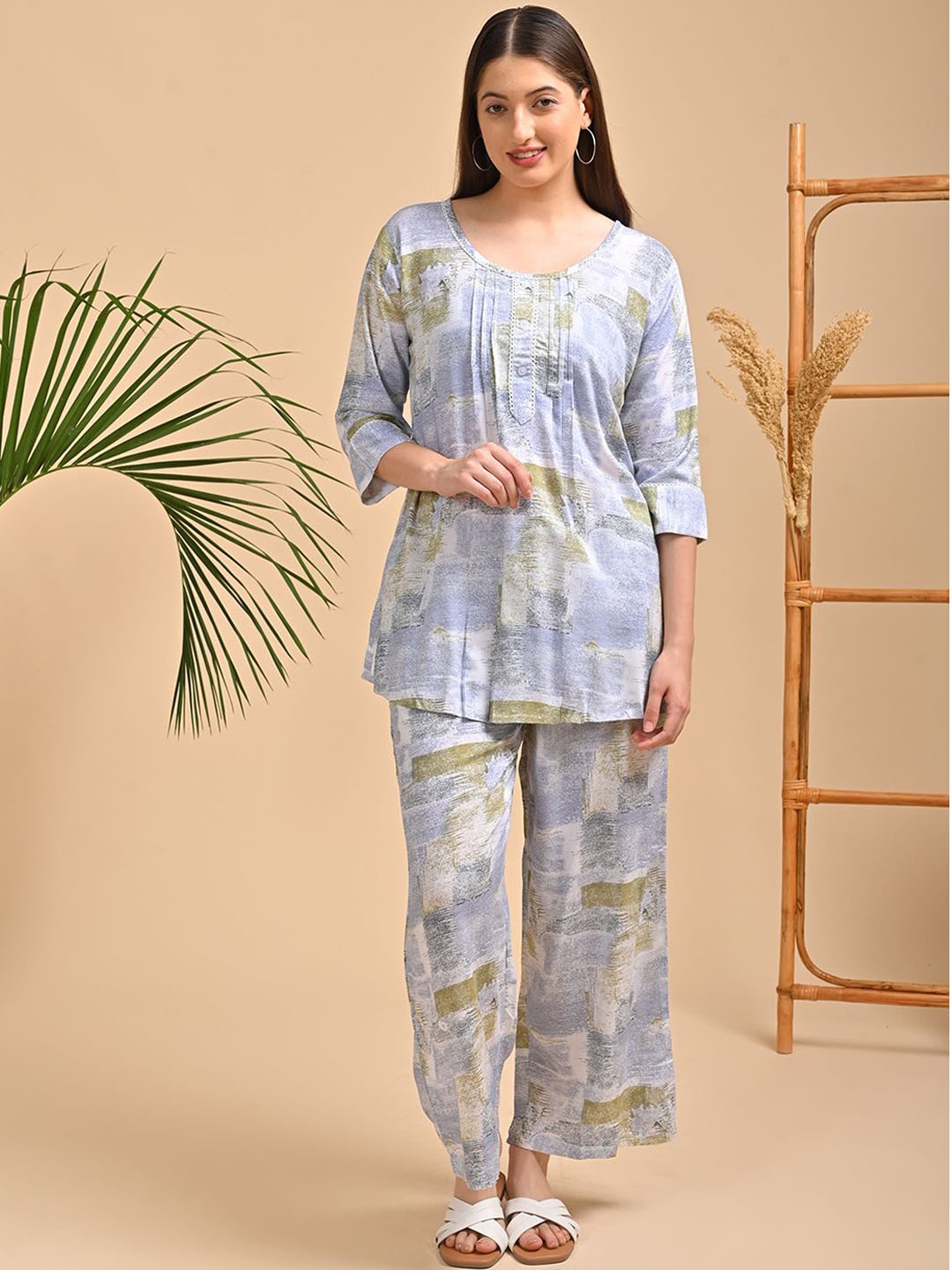 

GOLDSTROMS Abstract Printed Top With Pyjamas, Blue
