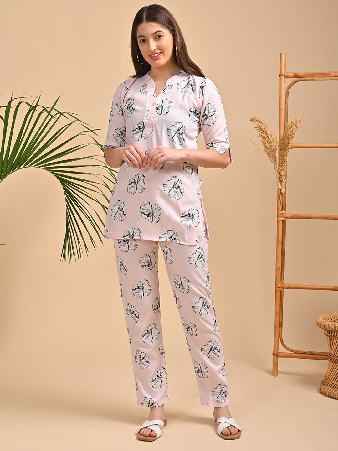 

GOLDSTROMS Floral Printed Mandarin Collar Top With Trousers, Pink