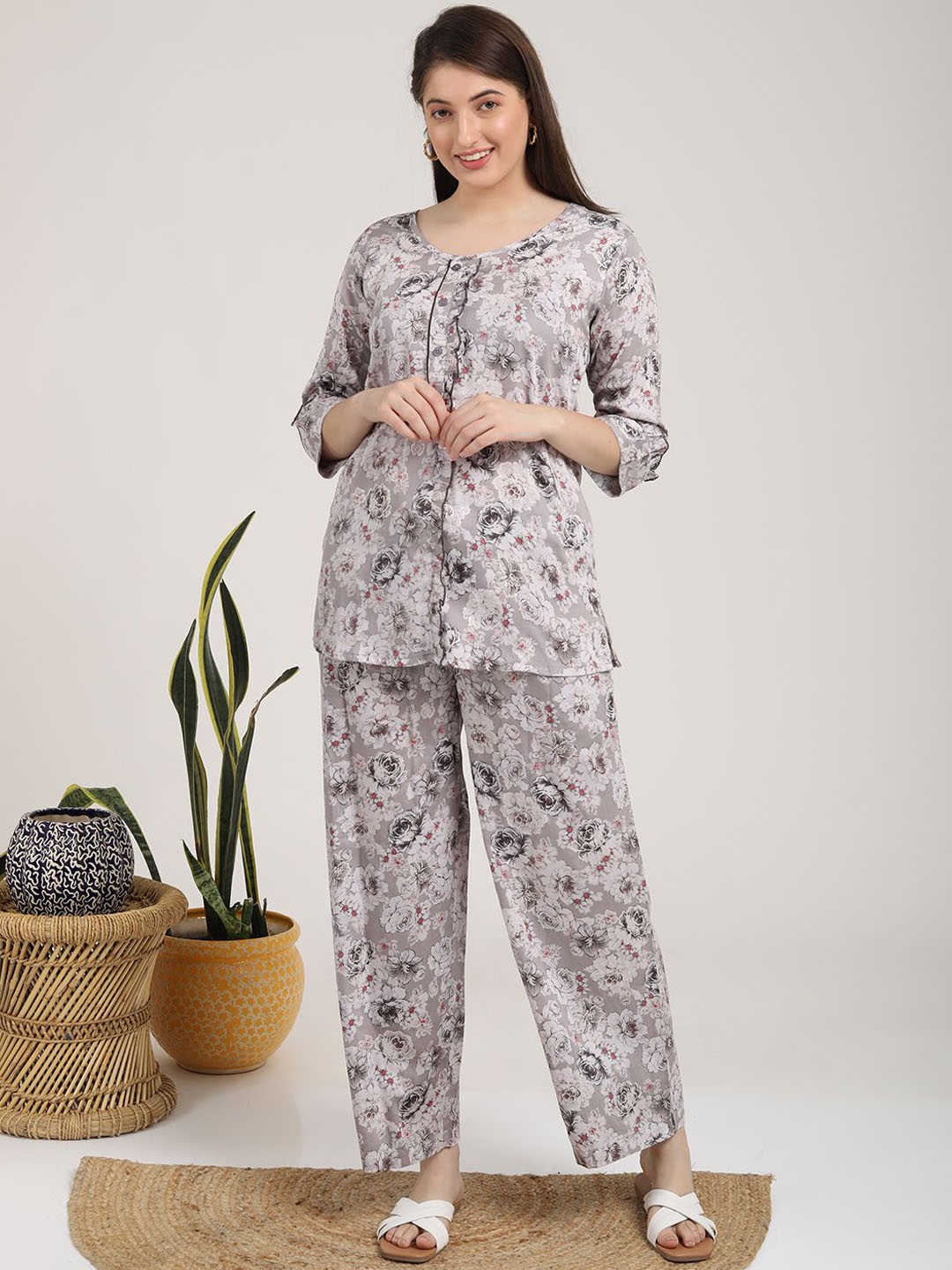 

GOLDSTROMS Floral Printed Round Neck Top With Trousers, Grey
