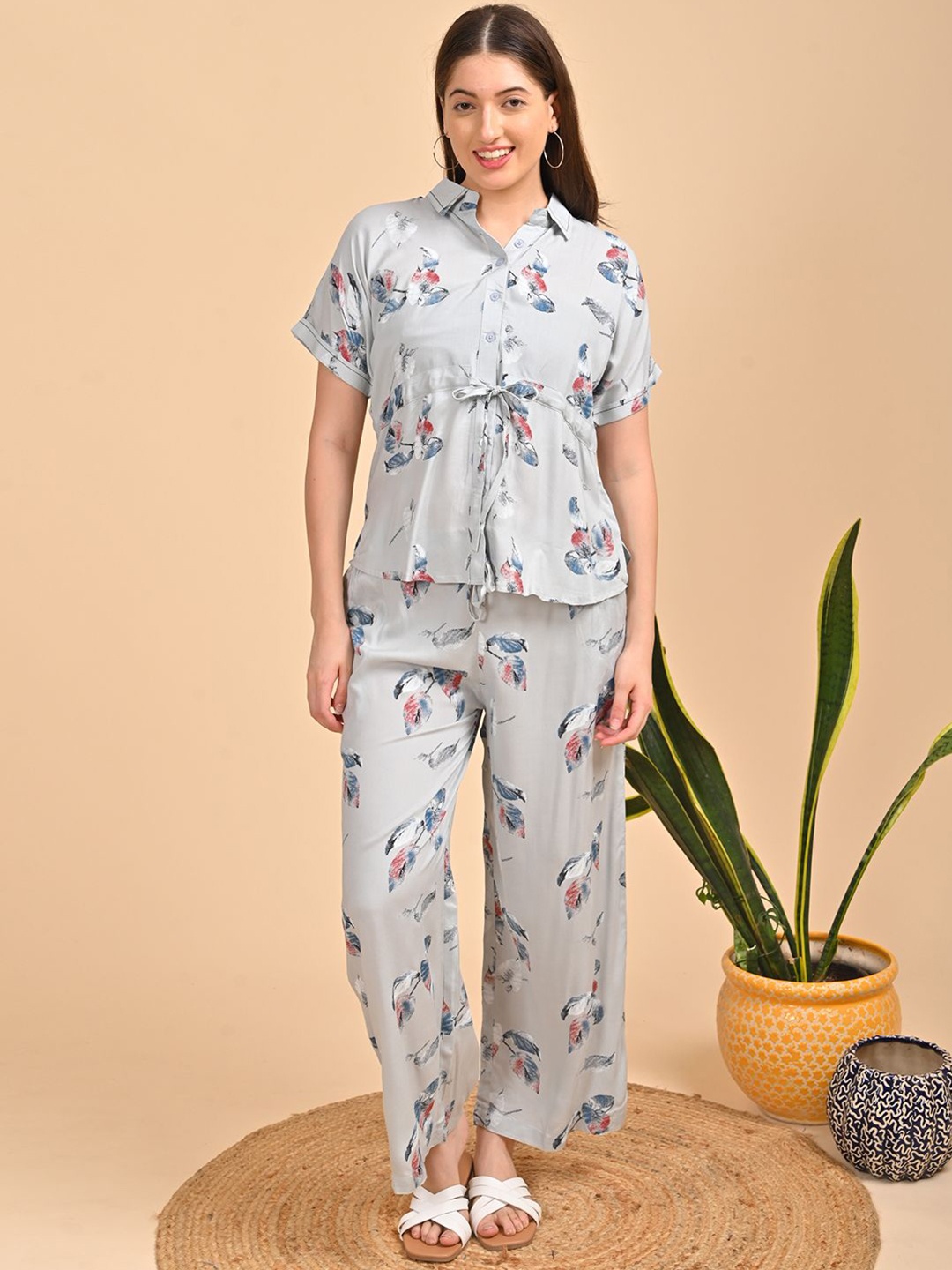 

GOLDSTROMS Floral Printed Shirt Collar Top With Palazzos, Grey