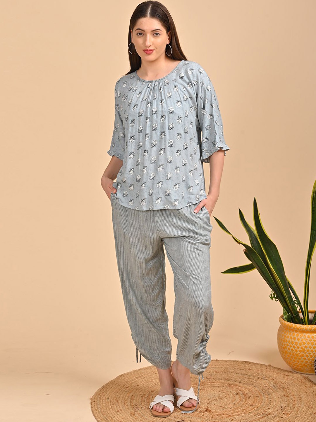 

GOLDSTROMS Printed Round Neck Top With Palazzos, Grey