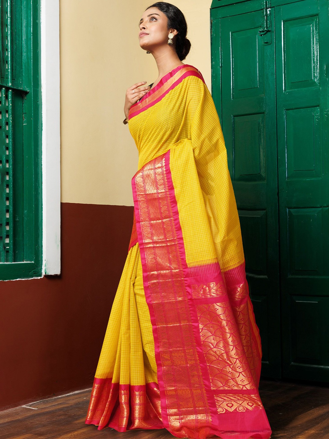 

Unnati Silks Zari Woven Pure Cotton Handloom Gadwal Saree, Yellow