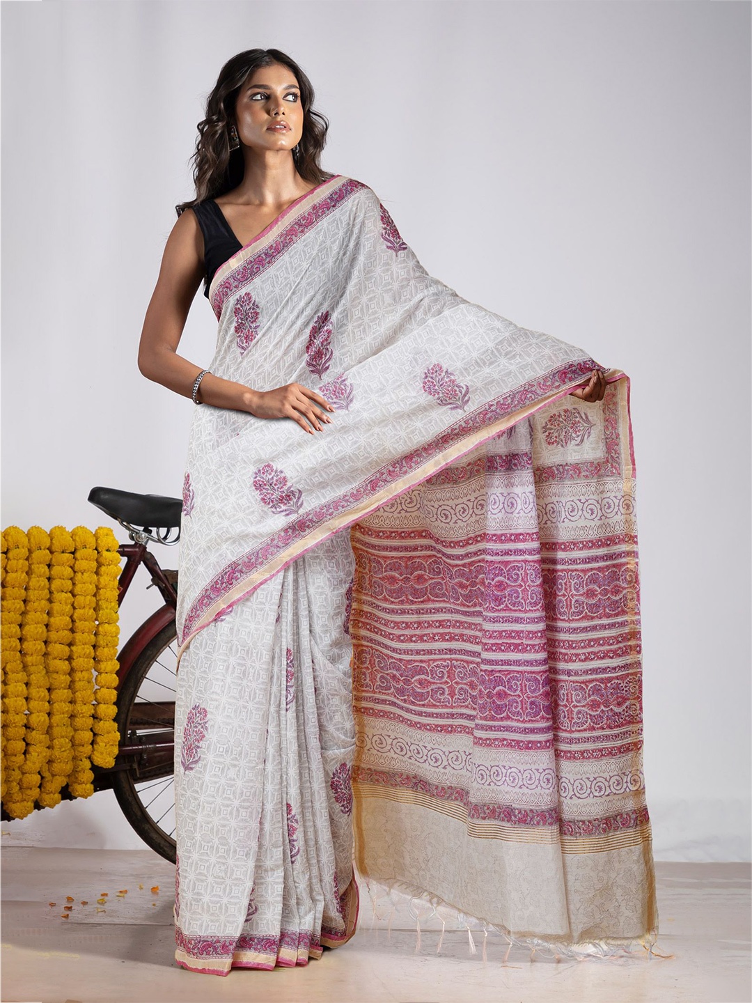 

Unnati Silks Ethnic Motifs Printed Zari Pure Silk Handloom Chanderi Saree, White