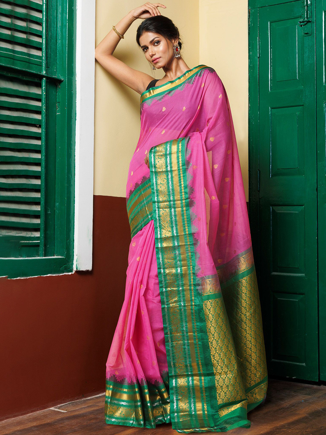

Unnati Silks Woven Design Zari Pure Cotton Handloom Gadwal Saree, Pink