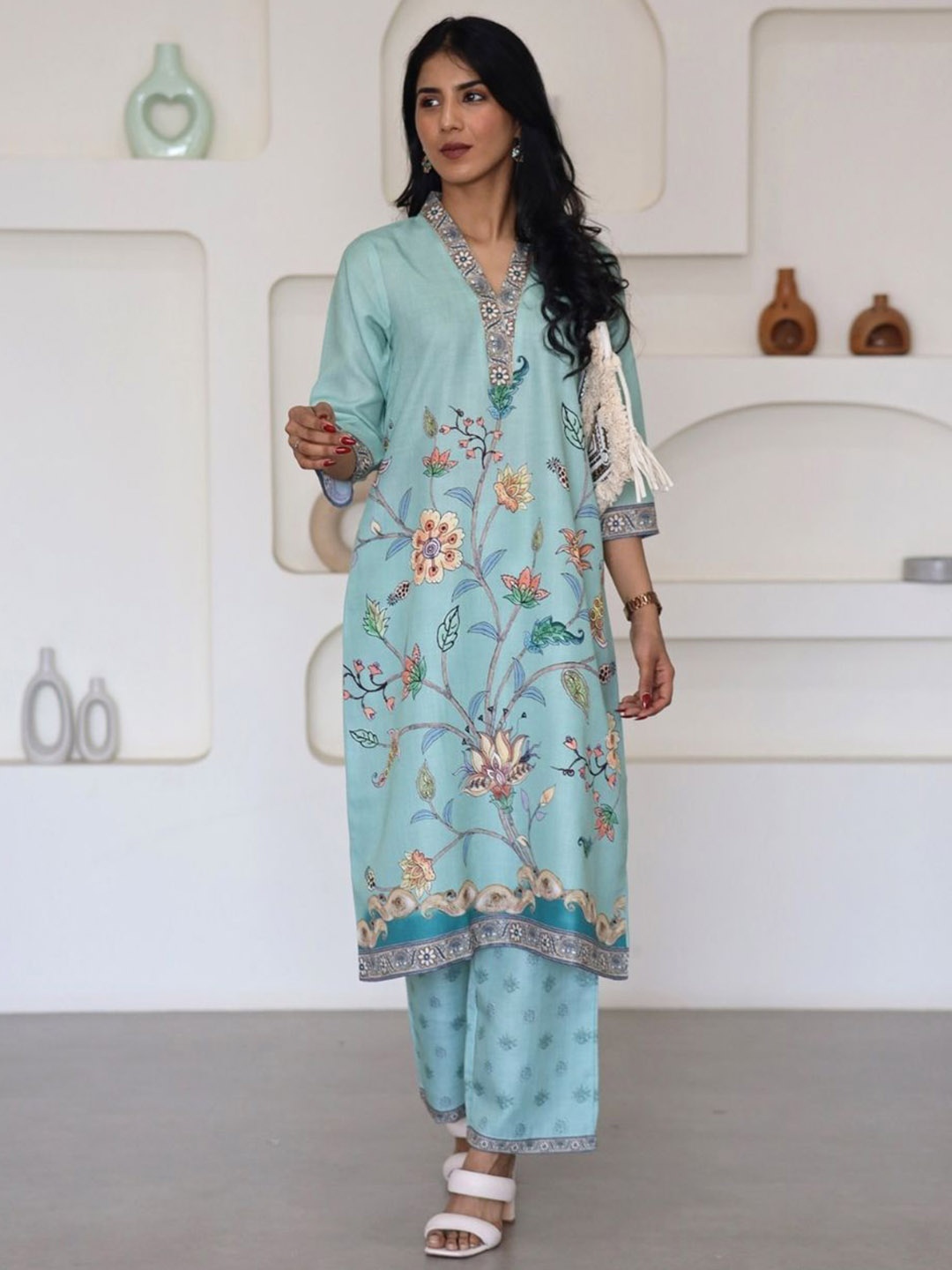 

Yuvani Printed V-Neck Ethnic Tunic With Trouser, Blue