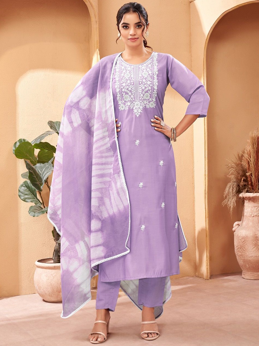

S.K.C Ethnic Motifs Embroidered Thread Work Straight Kurta With Trousers & Dupatta, Lavender