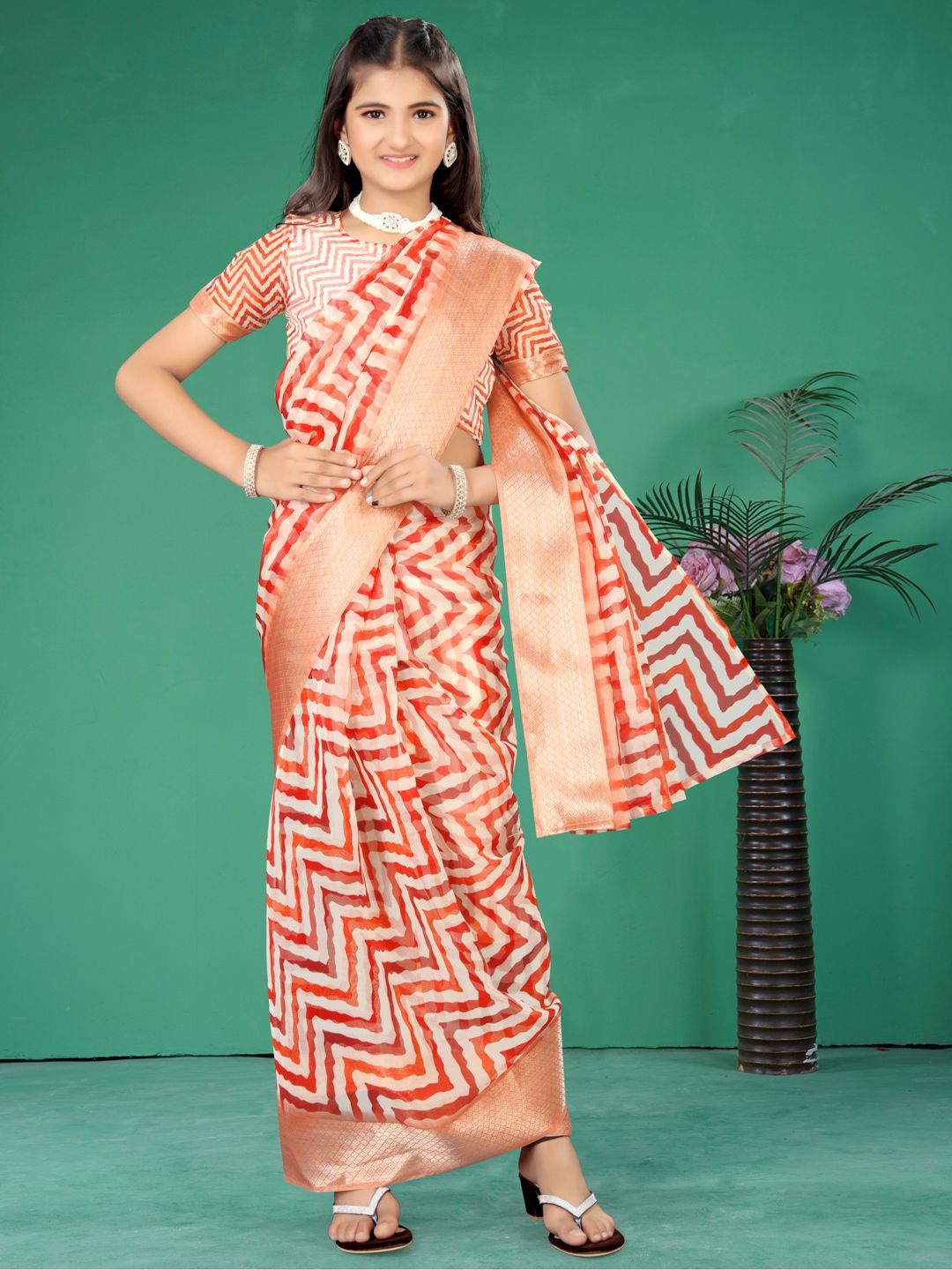 

Shrithi Fashion Fab Printed Organza Ready to Wear Saree, Red