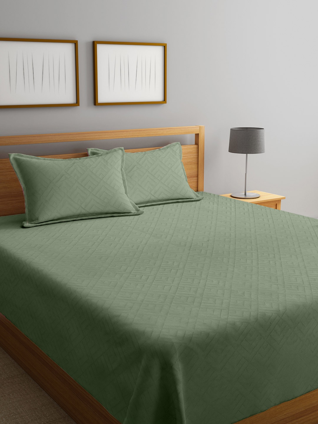 

KLOTTHE Green Geometric Self Design 400 TC Double King Bed Cover With 2 Pillow covers