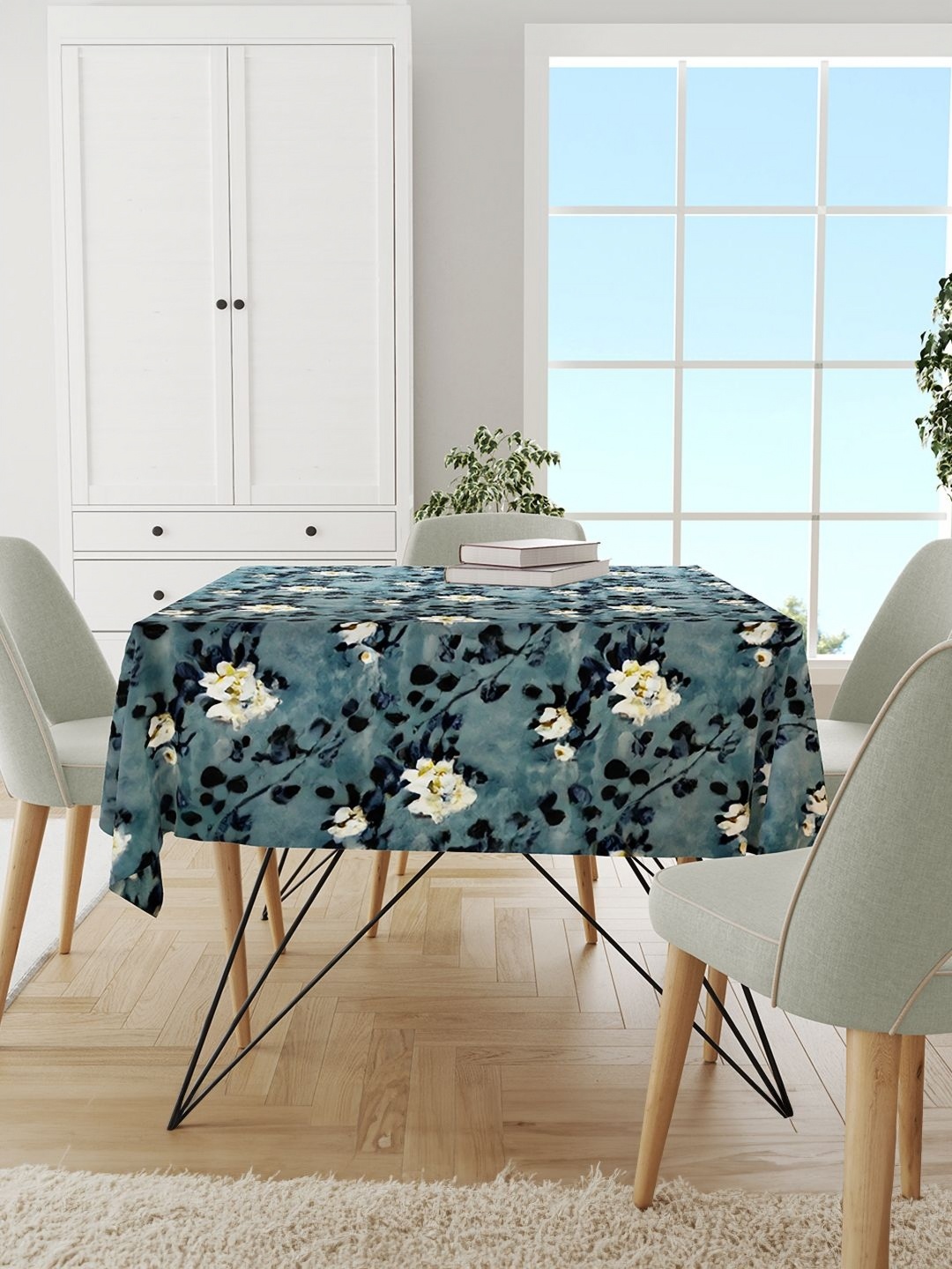 

Tesmare Blue & White Floral Printed 4-Seater Velvet Table Cover