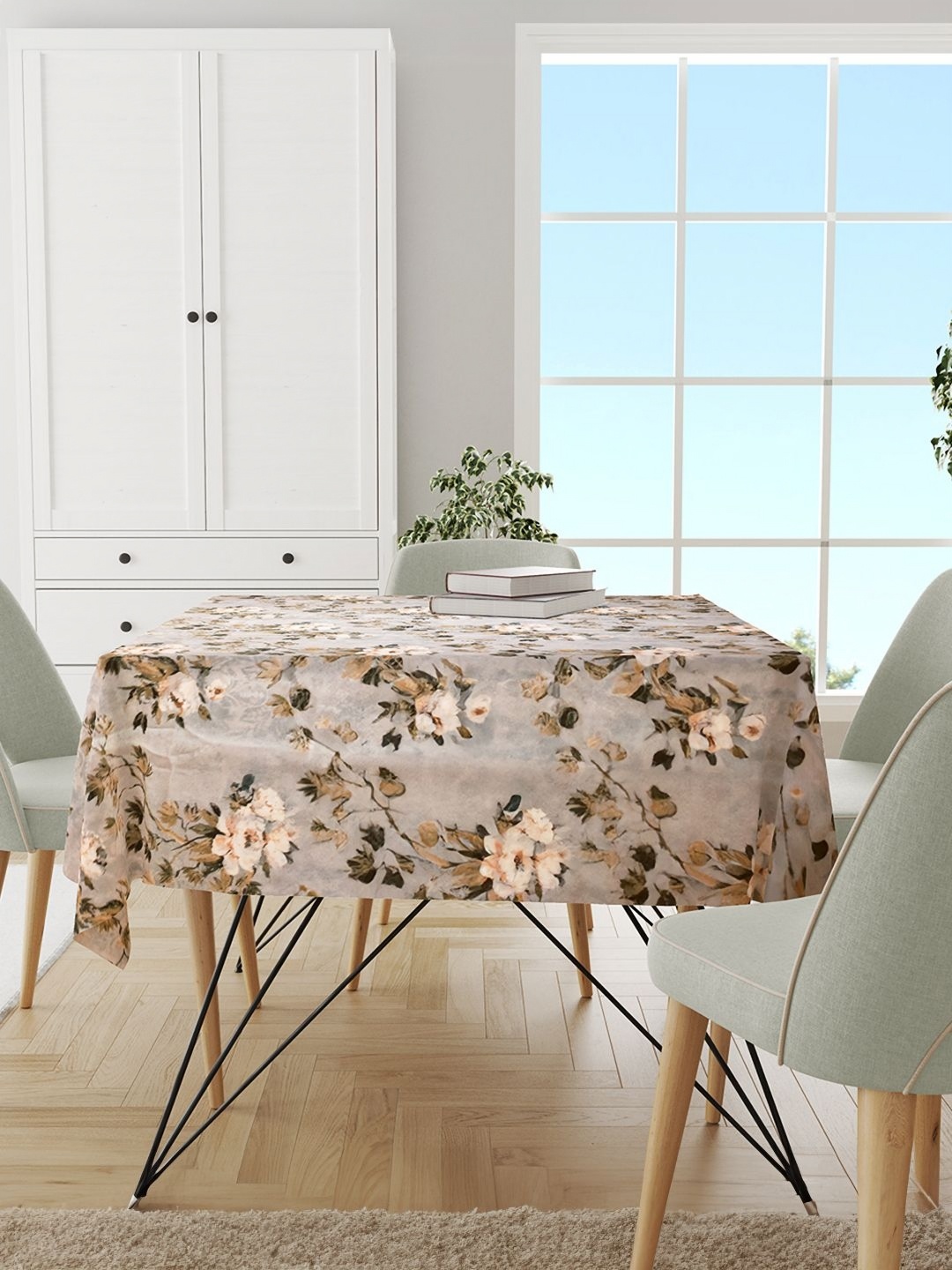 

Tesmare Beige & Green Floral Printed 6-Seater Velvet Table Cover