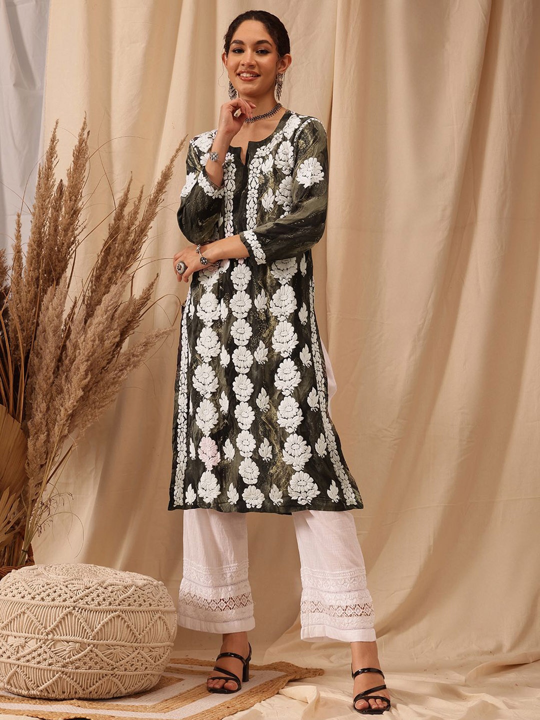 

ADA Floral Embroidered Notched Neck Chikankari Straight Kurta, Green