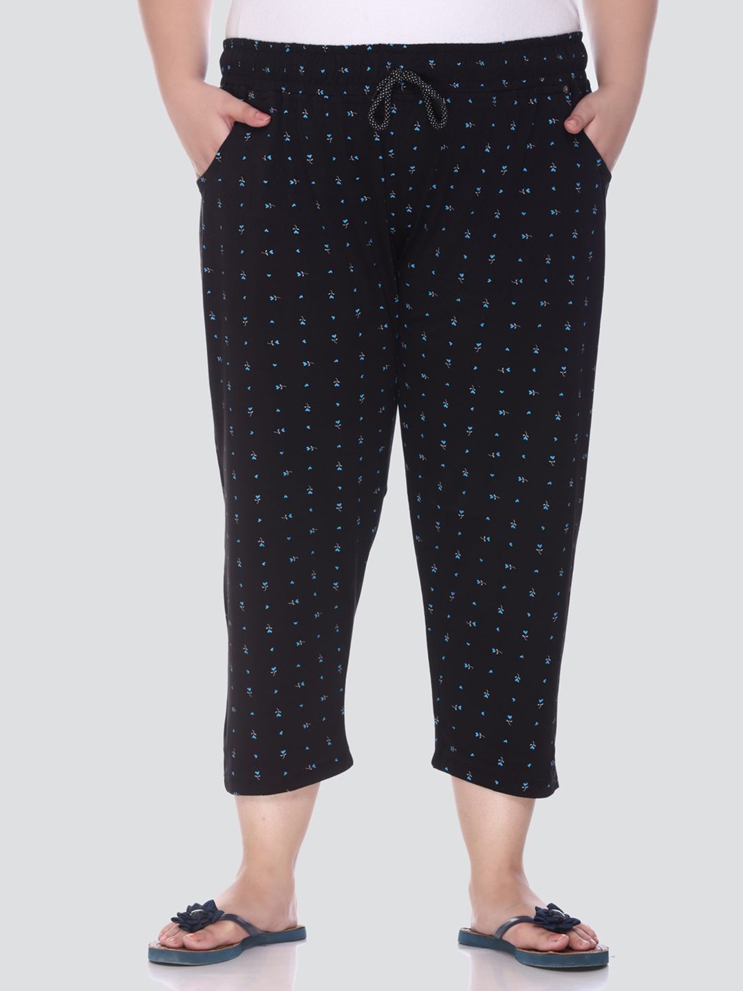 

CUPID Plus Size Women Printed Regular Fit Mid-Rise Capris, Black