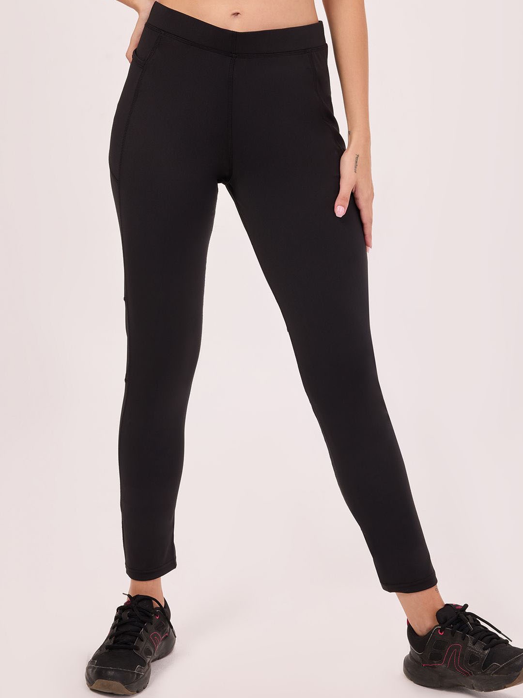 

Bombay High Women Ankle-Length Gym Tights, Black