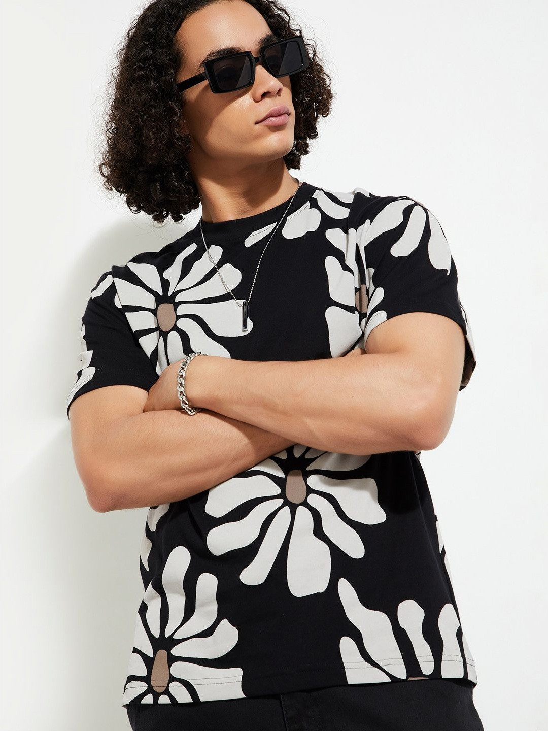 

max URB_N Men Floral Printed T-shirt, Brown