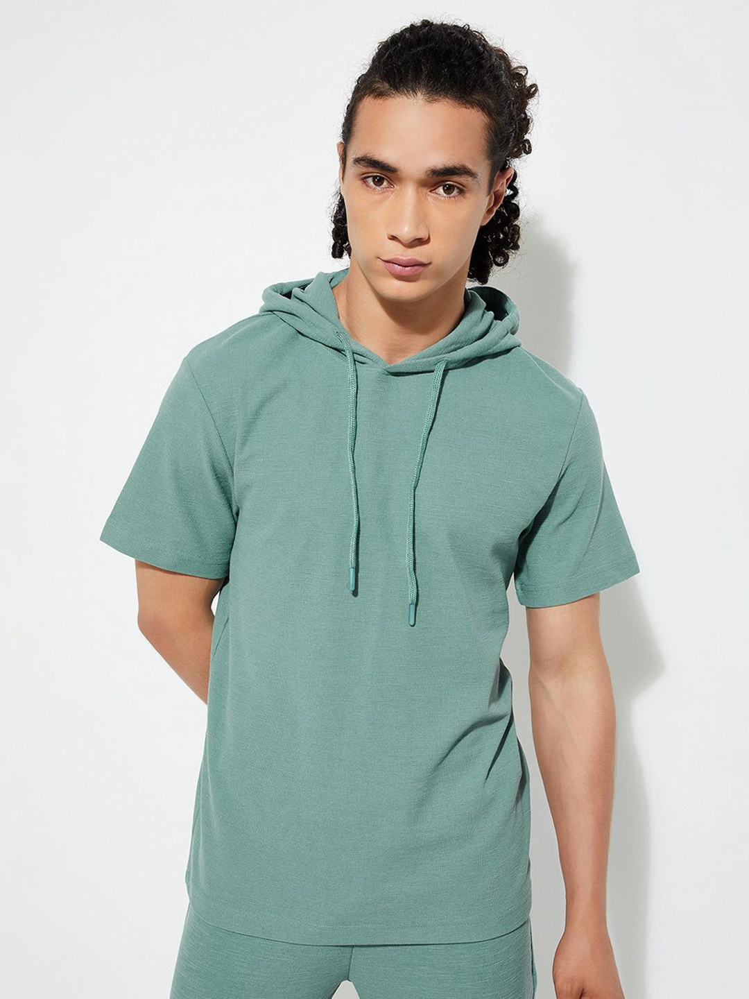 

max URB_N Men Solid Hooded T-shirt, Blue