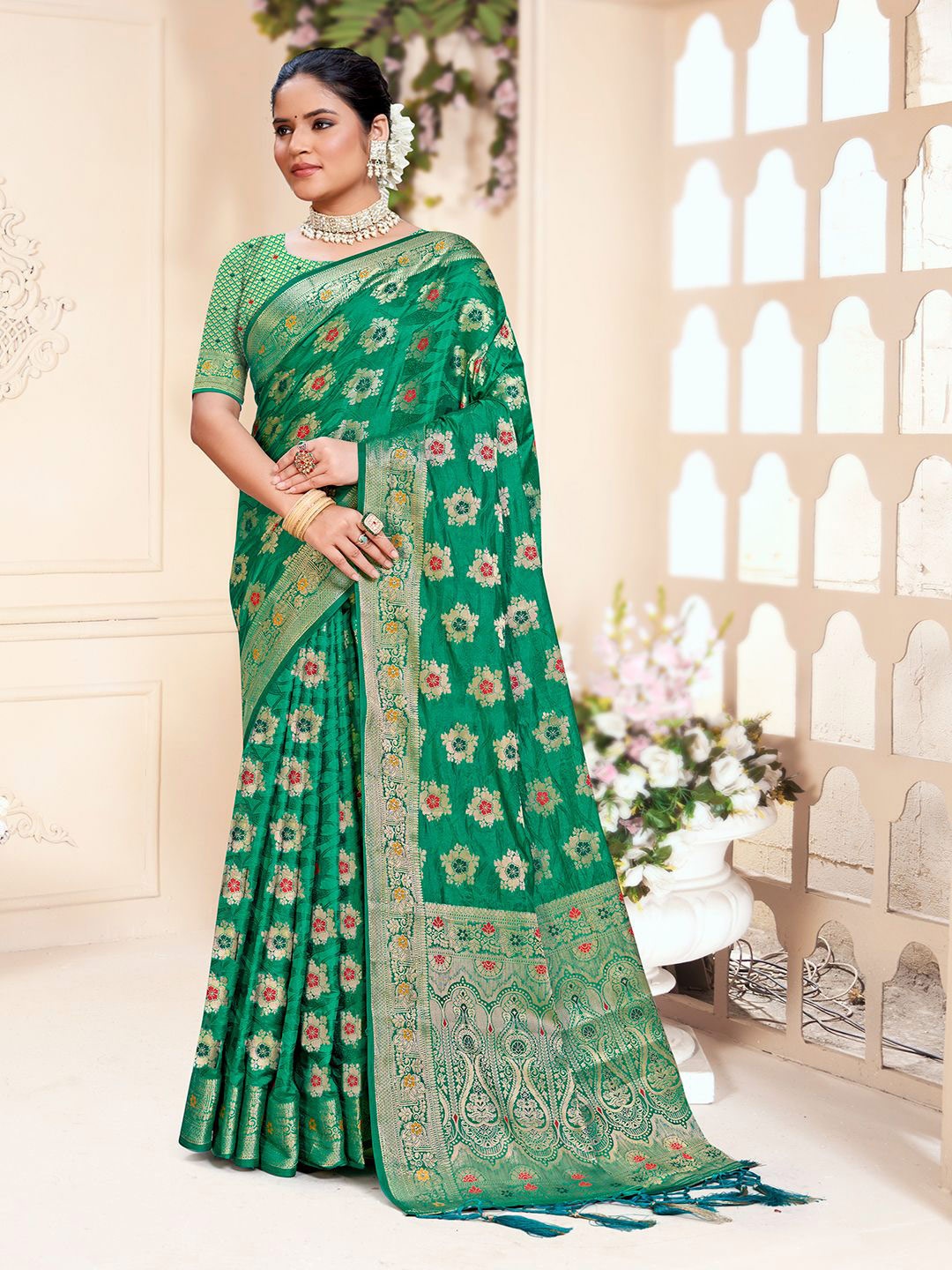 

Ishin Woven Design Zari Saree, Green