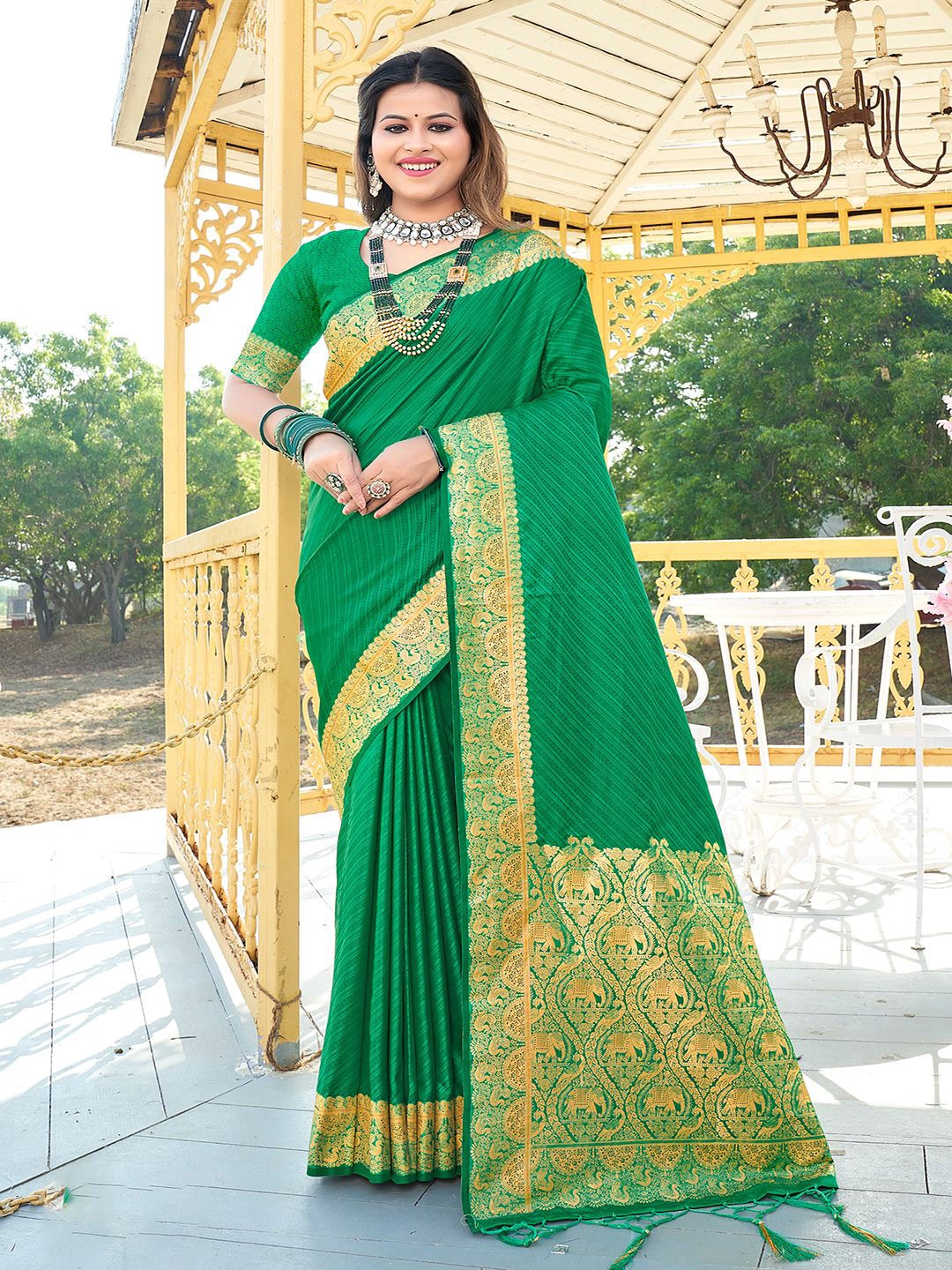 

Ishin Ethnic Motifs Zari Saree, Green