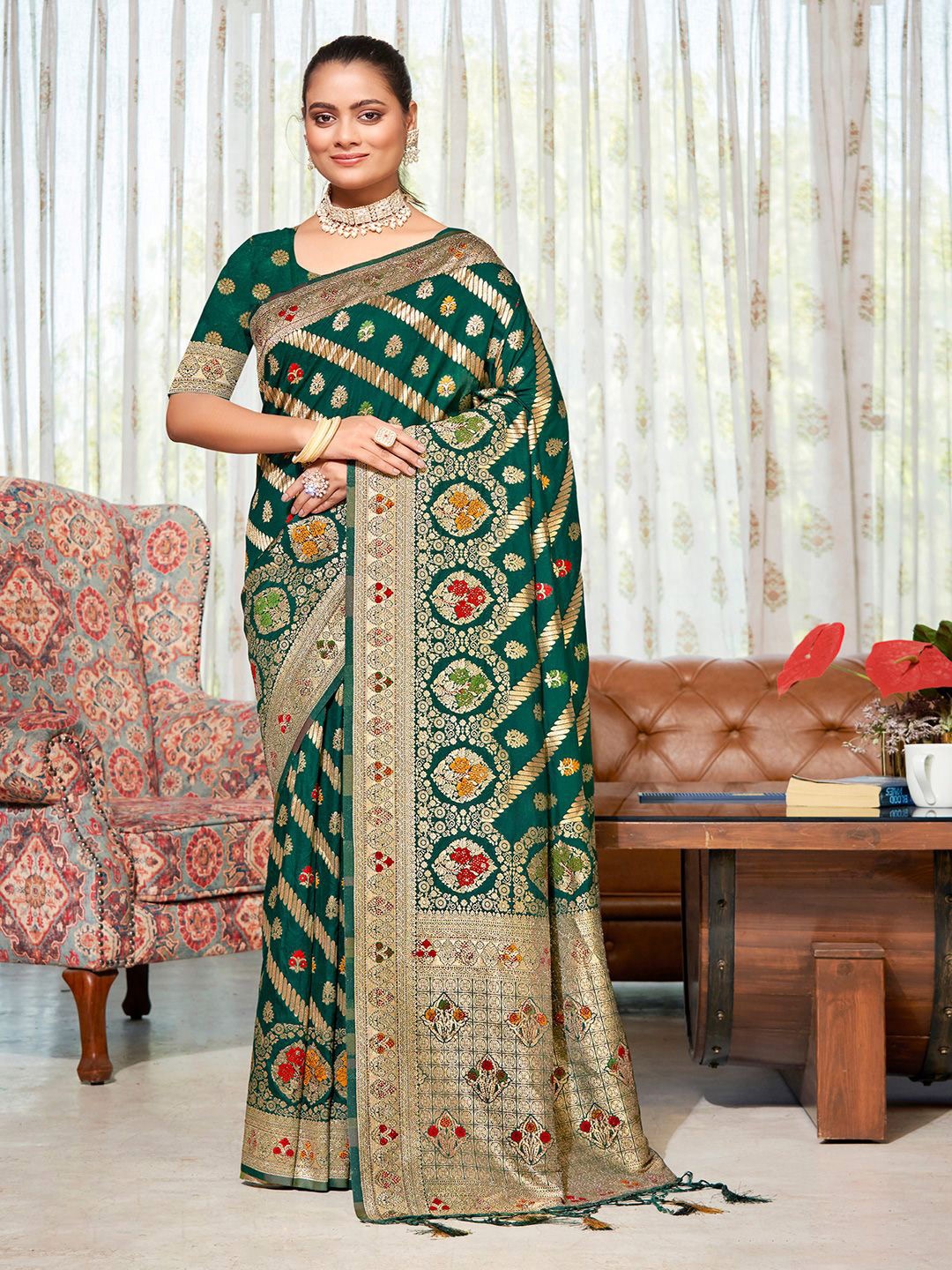 

Ishin Woven Design Zari Saree, Green