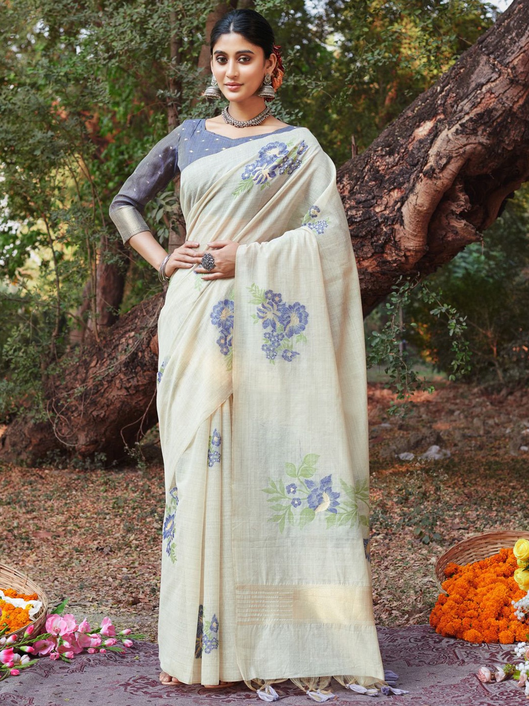 

Ishin Floral Printed Zari Saree, White