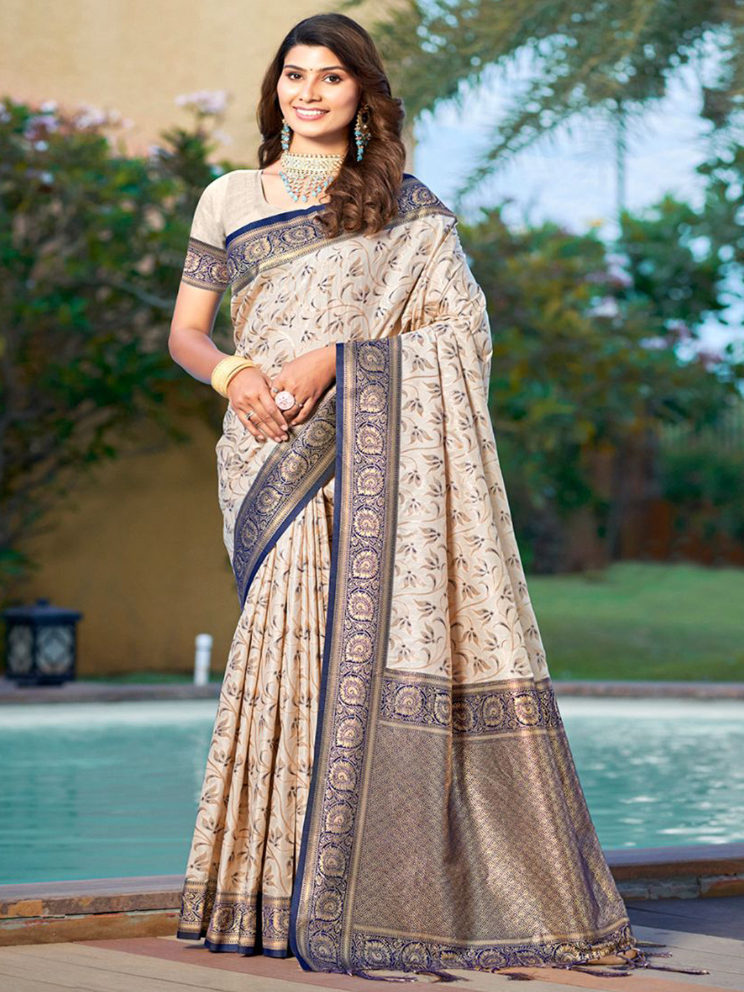 

Ishin Ethnic Motifs Printed Zari Saree, Blue