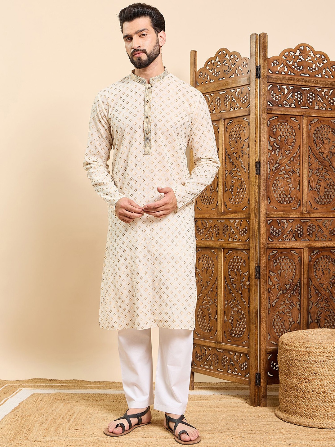 

House of Pataudi Ethnic Motifs Embroidered Mandarin Collar Straight Kurta, Cream