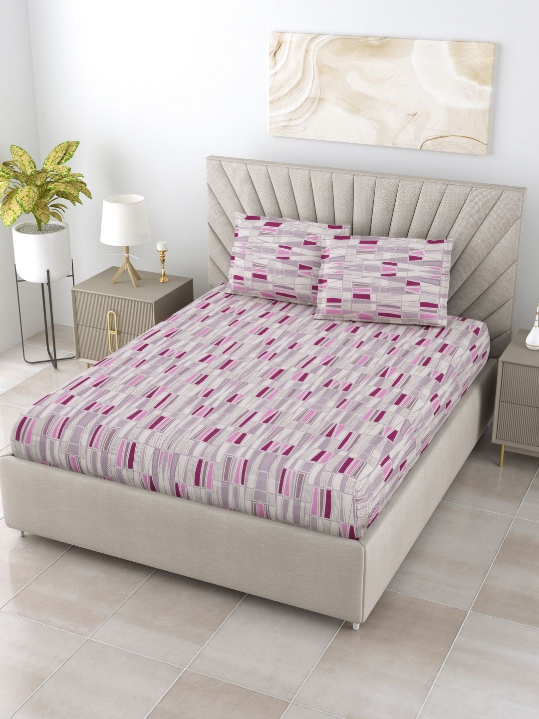 

BOMBAY DYEING Pink & White Floral 144 TC Pure Cotton Queen Bedsheet With 2 Pillow Covers