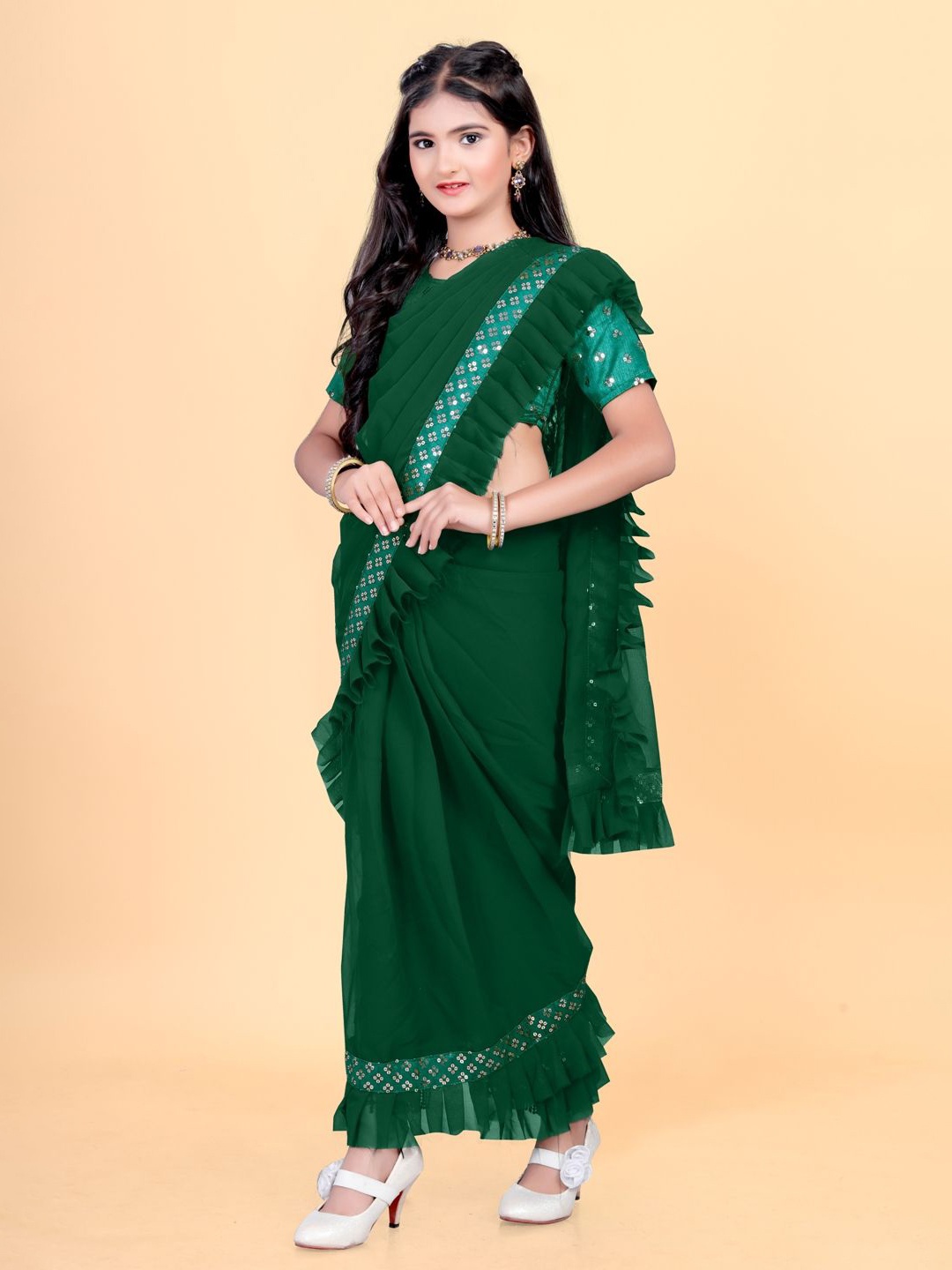 

Shrithi Fashion Fab Sequinned Pure Georgette Ready to Wear Saree, Green