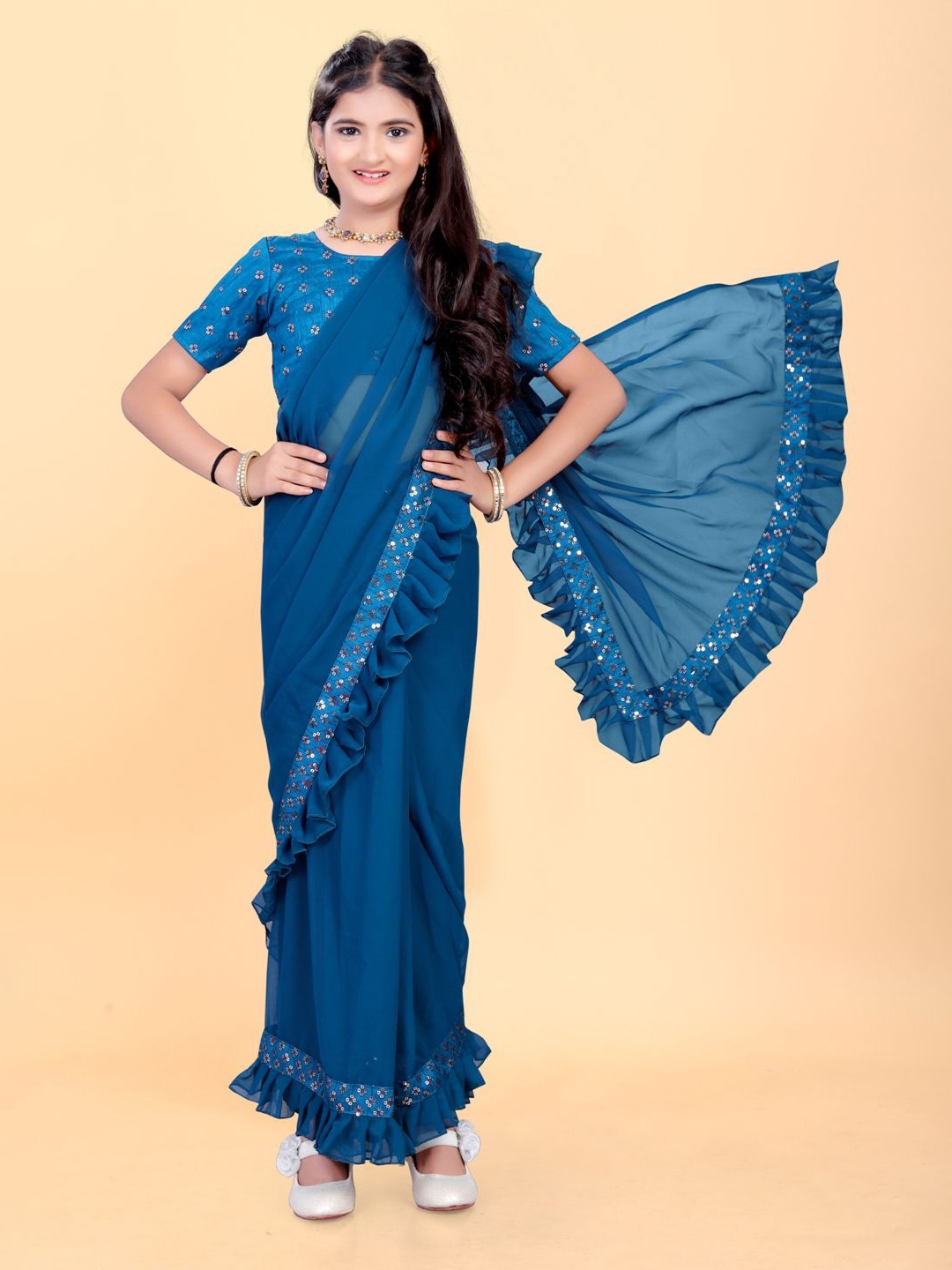

Shrithi Fashion Fab Embroidered Pure Georgette Ready to Wear Saree, Teal