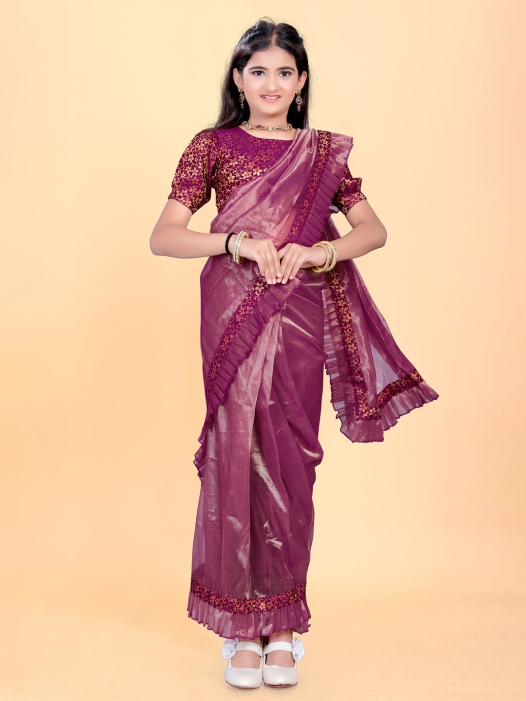

Shrithi Fashion Fab Ruffles Net Saree, Purple
