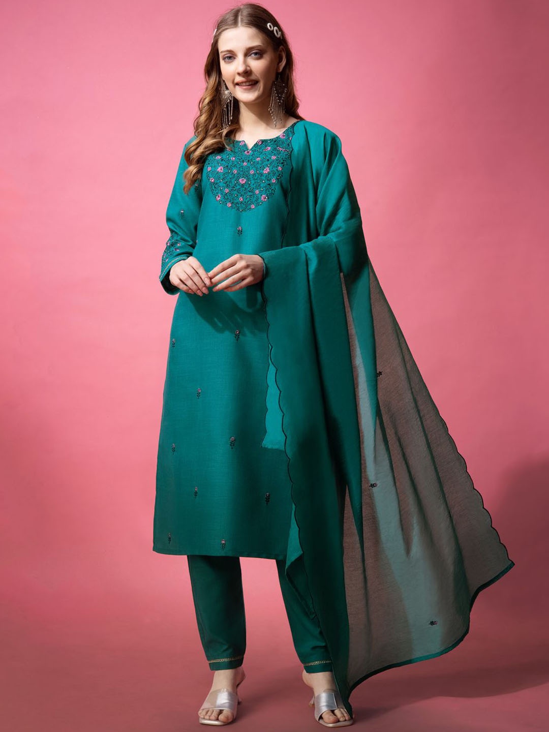 

ARADHNA Ethnic Motifs Yoke Design Thread Work Straight Kurta With Trousers & Dupatta, Green