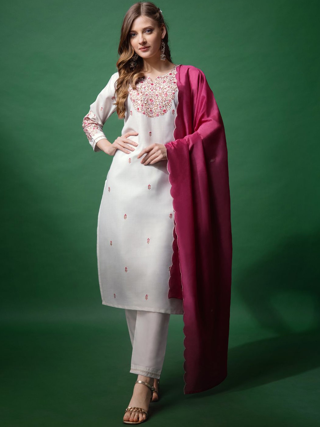 

ARADHNA Ethnic Motifs Yoke Design Thread Work Straight Kurta With Trousers & Dupatta, White