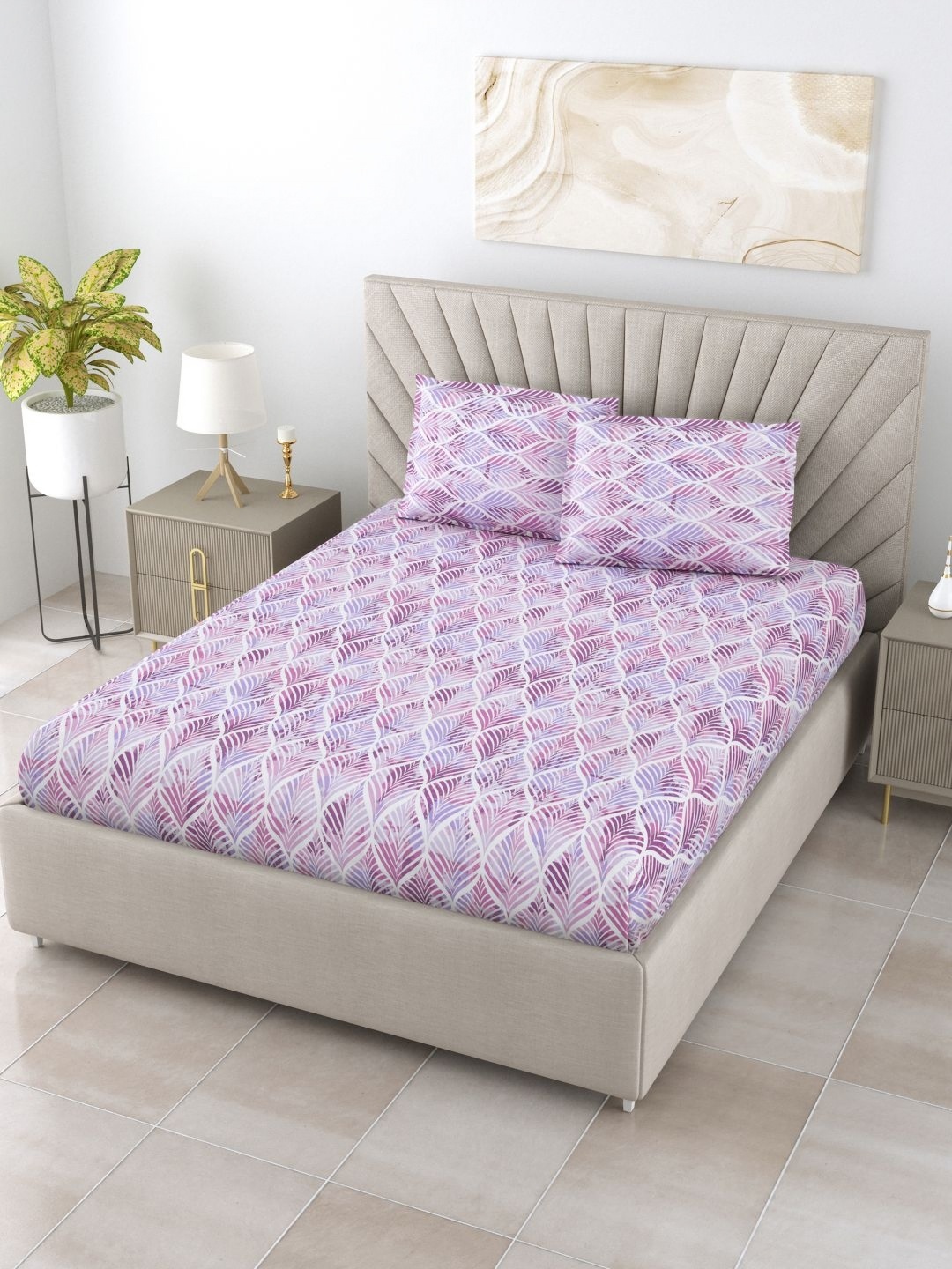 

BOMBAY DYEING Purple & White Floral 120 TC Queen Bedsheet with 2 Pillow Covers