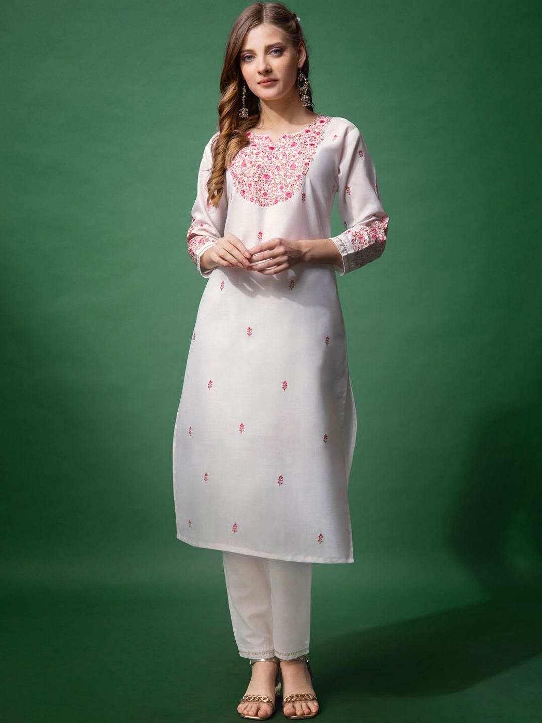 

ARADHNA Floral Embroidered Thread Work Straight Kurta With Trousers, White
