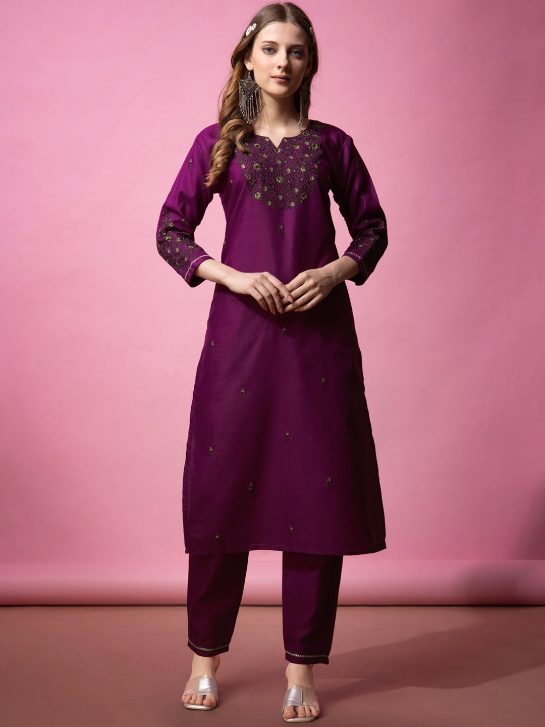 

ARADHNA Floral Embroidered Thread Work Straight Kurta With Trousers, Purple