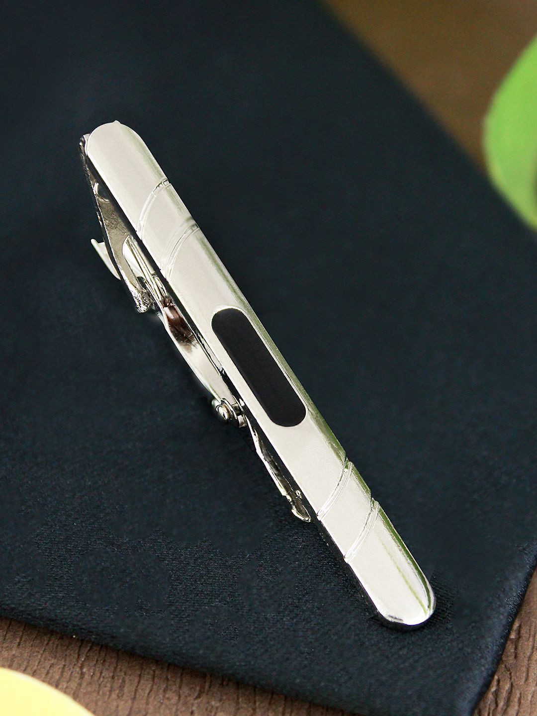 

Kavove EleganceEdge Minimal Tie Pin, Silver