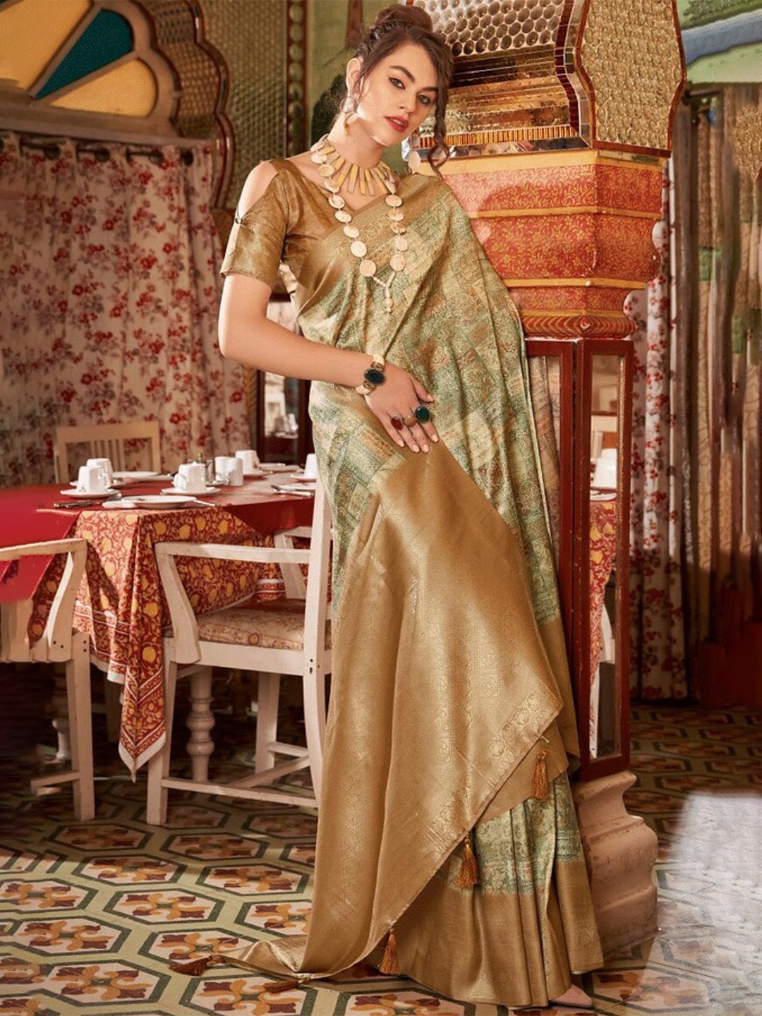 

MySilkLove Woven Design Banarasi Saree, Gold