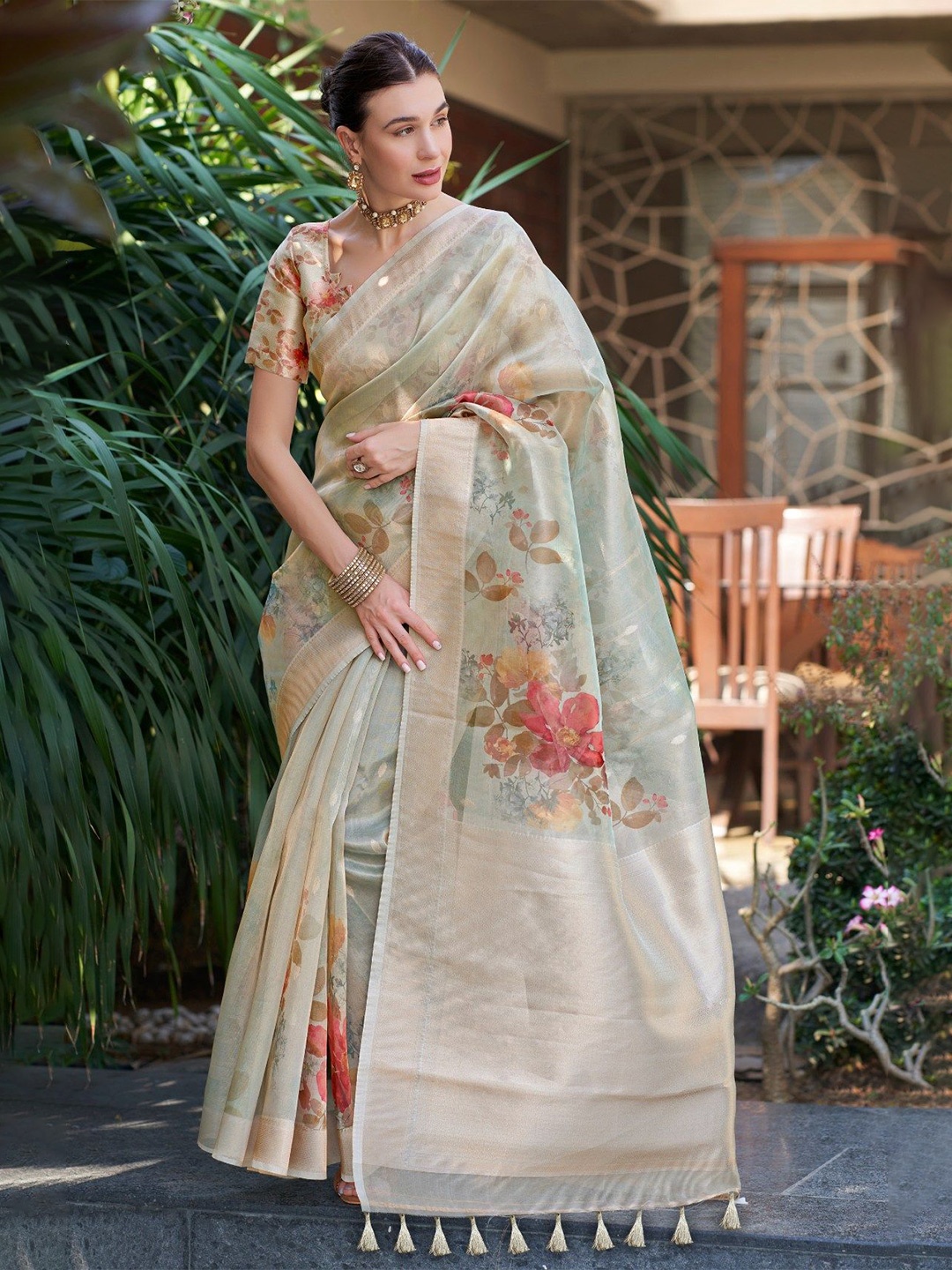 

MySilkLove Floral Zari Organza Saree, Green