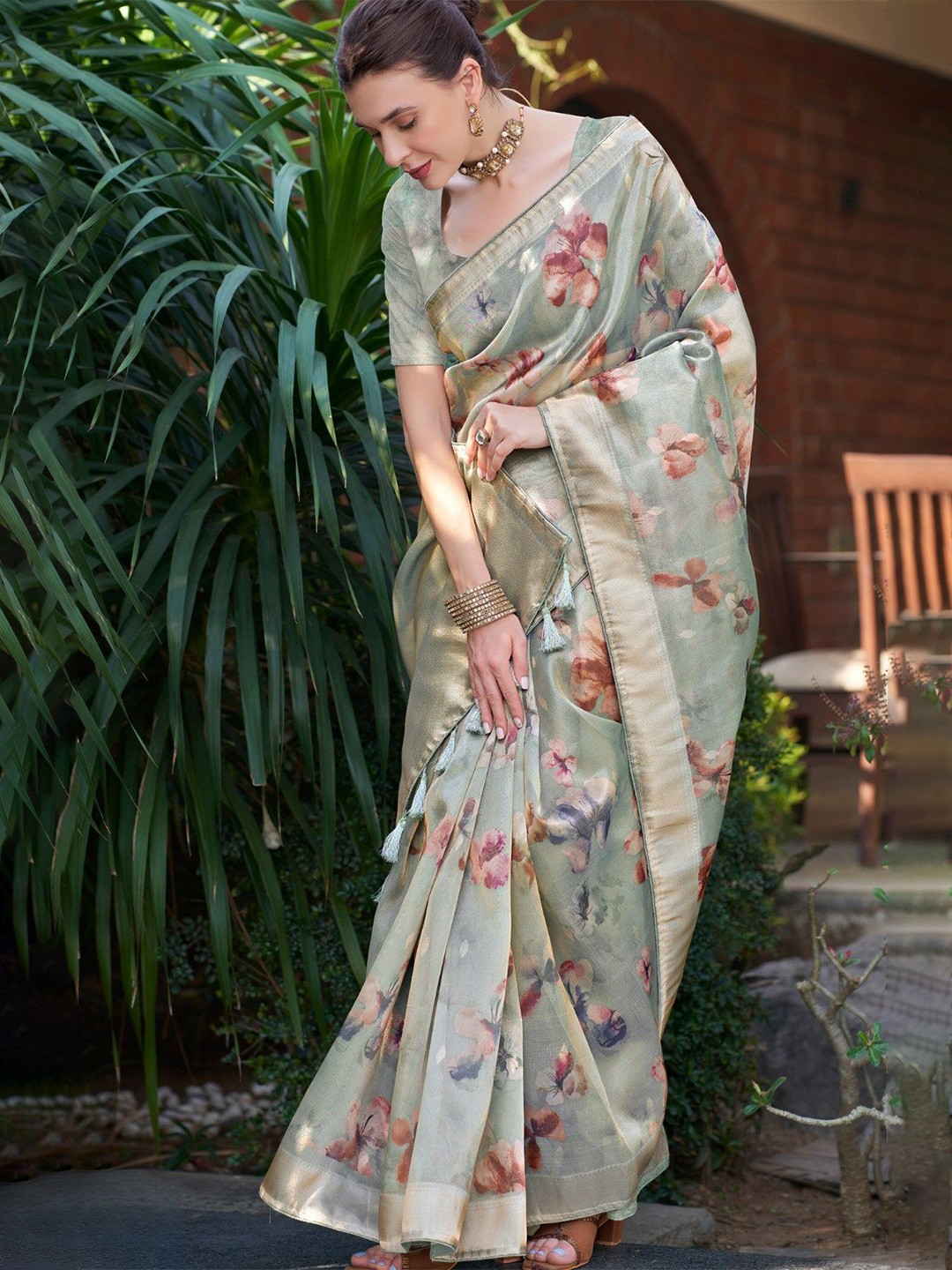 

MySilkLove Floral Printed Zari Organza Saree, Grey