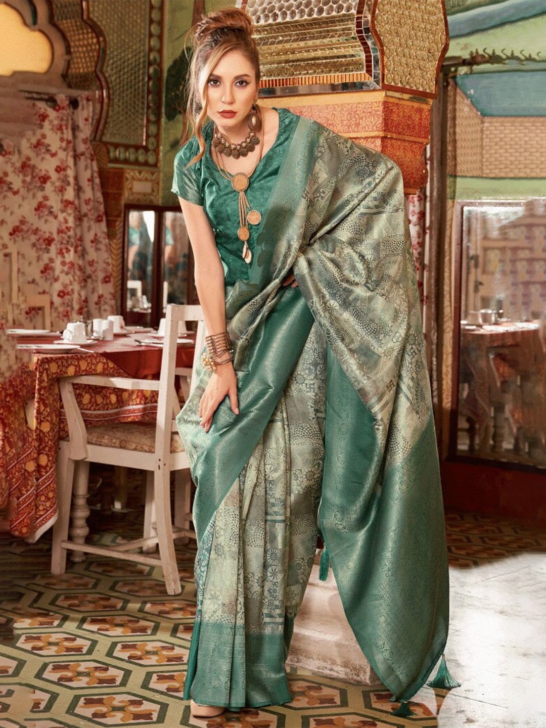 

MySilkLove Woven Designed Zari Banarasi Saree, Green