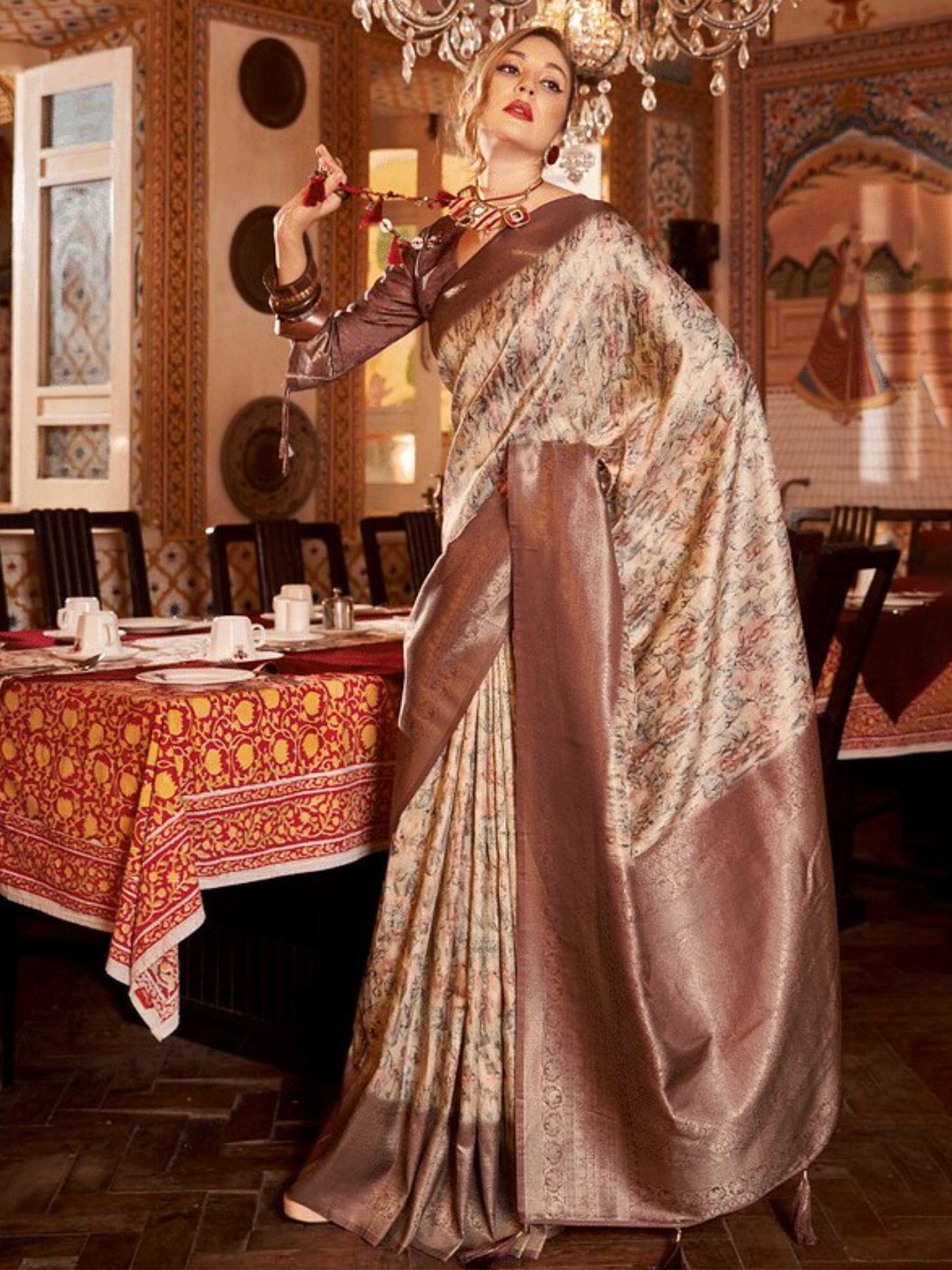 

MySilkLove Woven Design Zari Banarasi Saree, Cream