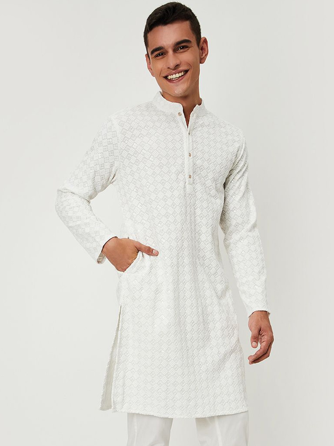 

max Floral Embroidered Sequinned Mandarin Collar Straight Kurta, Off white