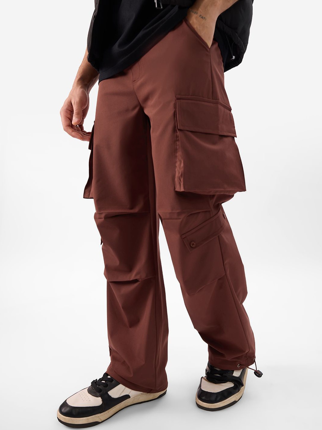 

The Souled Store Men Loose Fit Pure Cotton Cargos Trousers, Brown