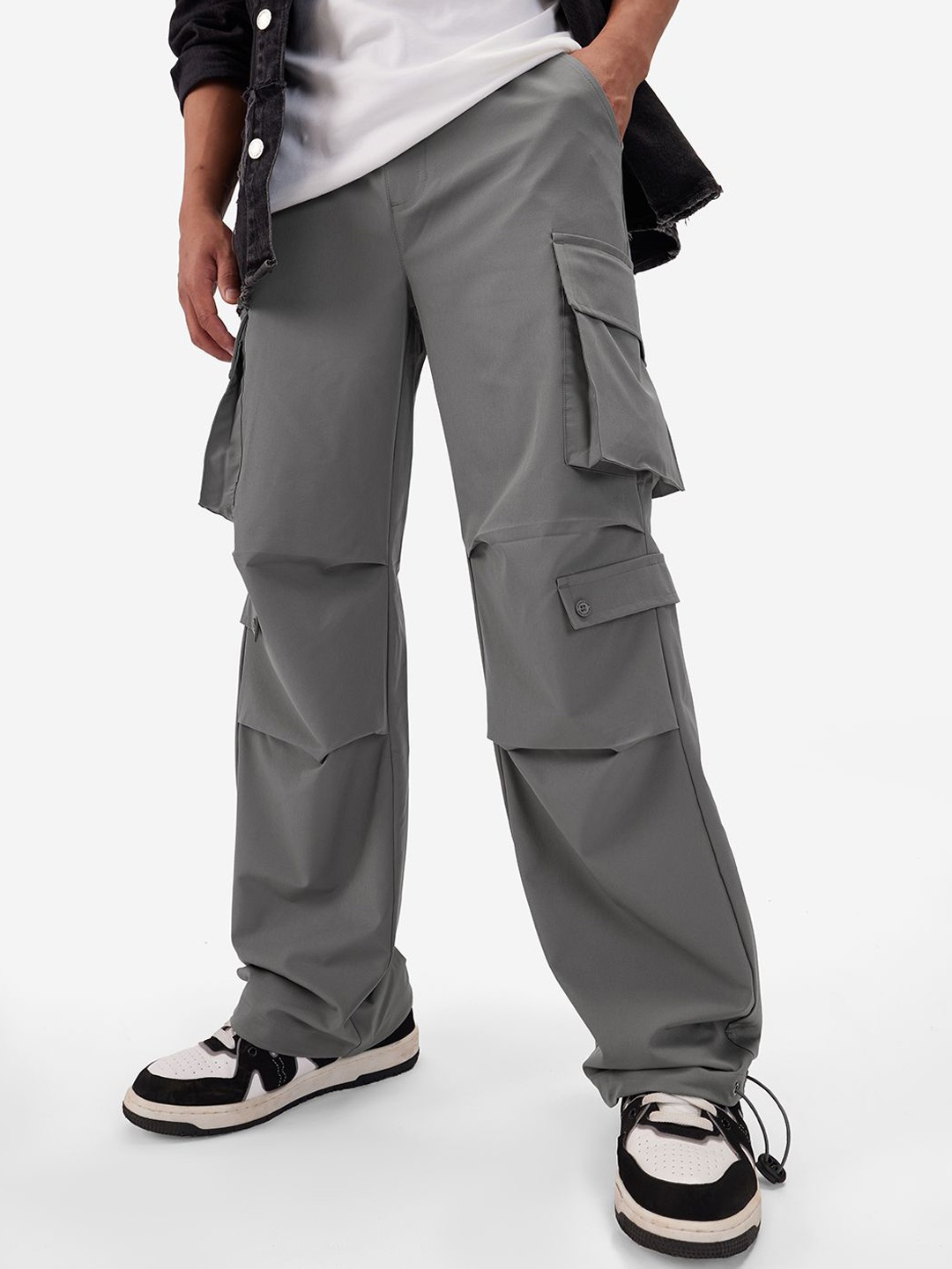 

The Souled Store Men Loose Fit Pure Cotton Cargos Trousers, Grey