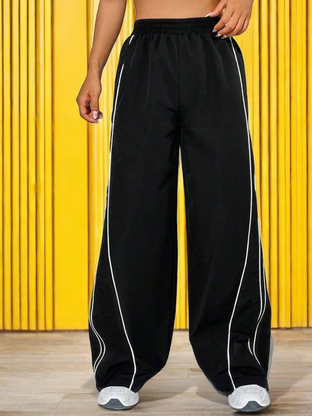 

TABADTOD Women Relaxed Loose Fit Parallel Trouser, Black