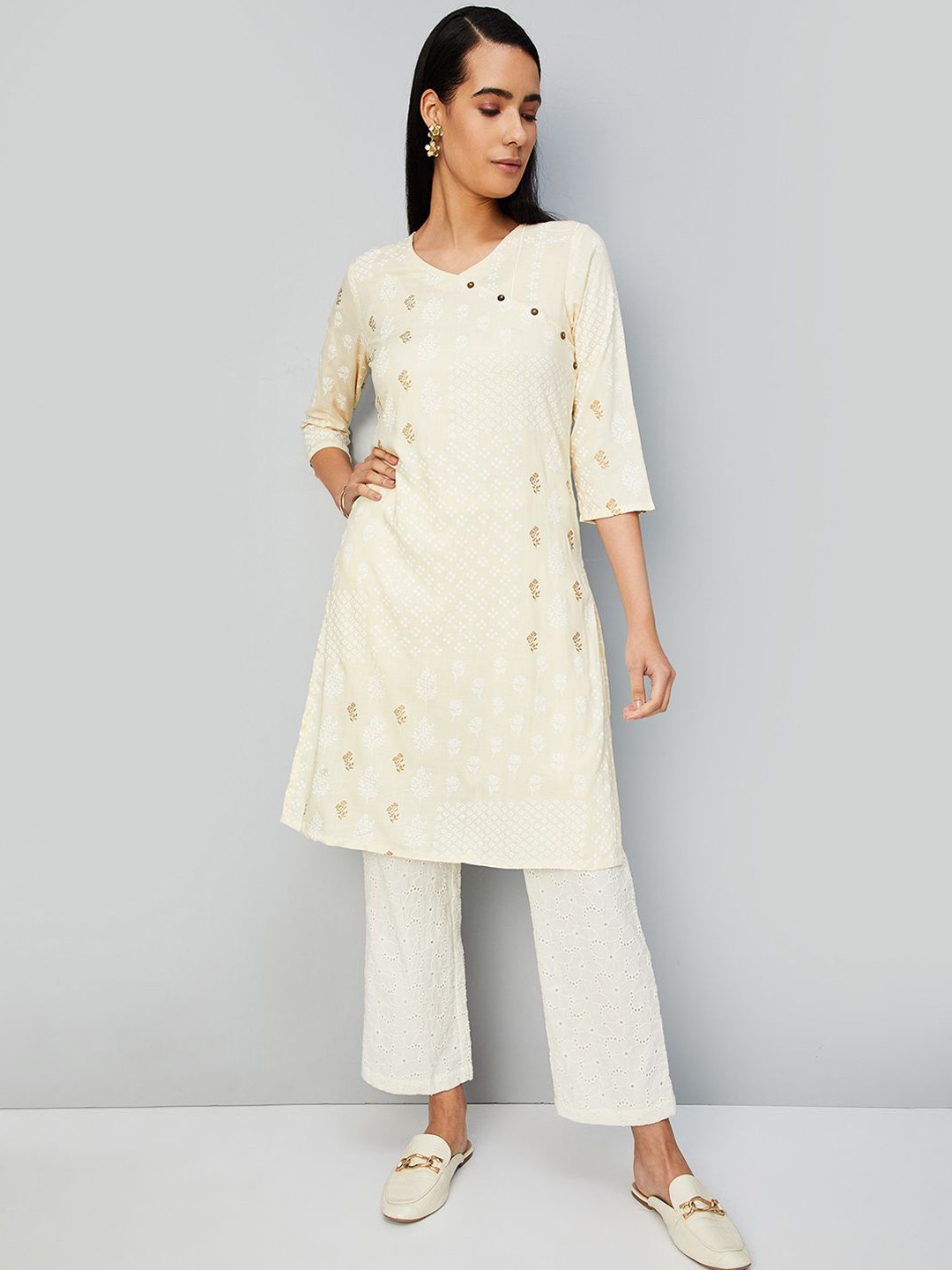 

max Floral Printed V-Neck Straight Kurta, Off white