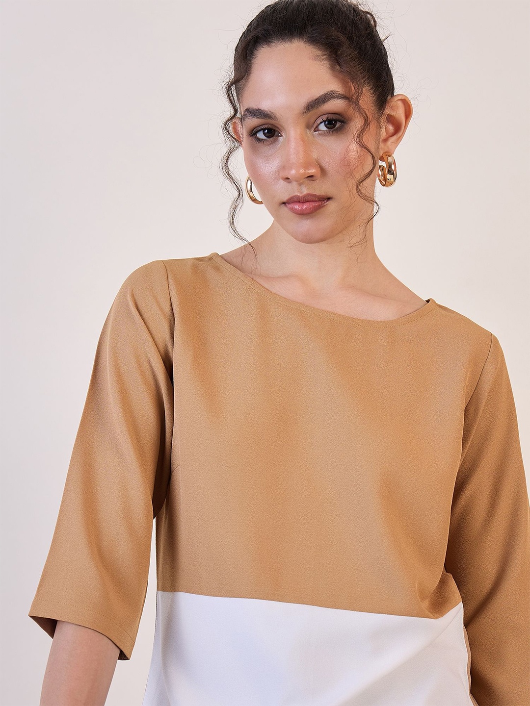 

PowerSutra Womens Round Neck Loose Fit Colorblock Top, Beige